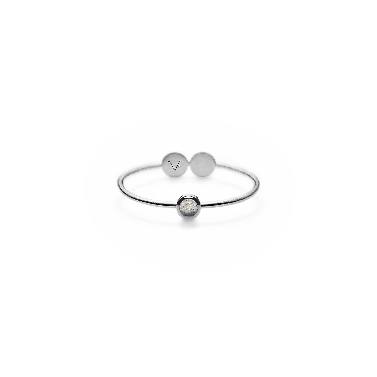 White gold ring with labradorite