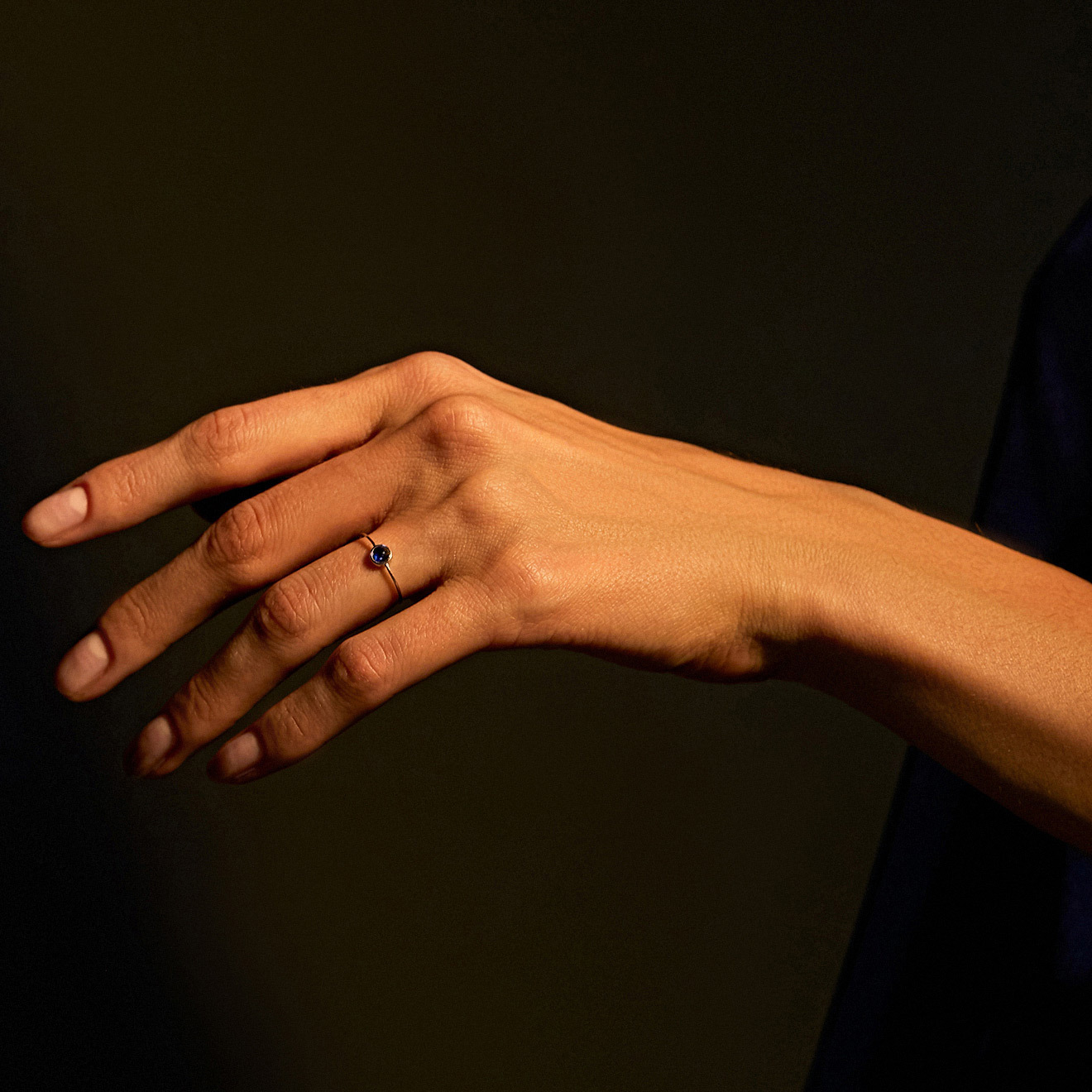 White gold ring with kyanite