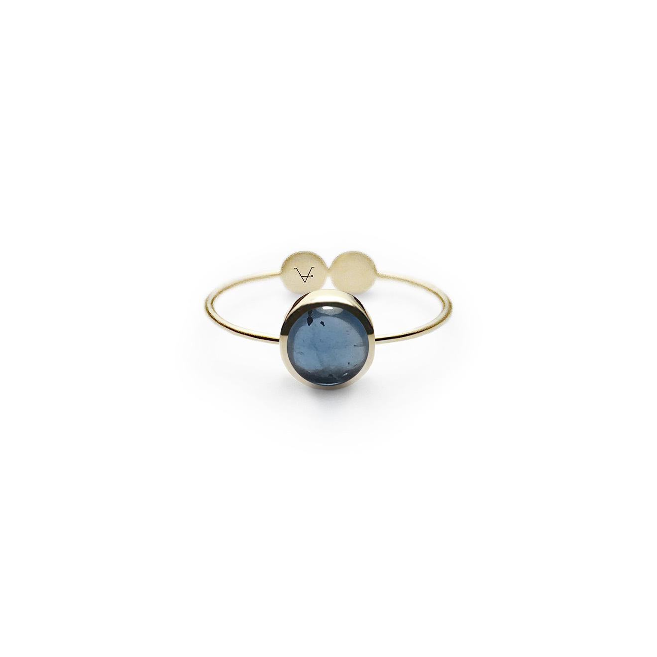 Gold ring with disten