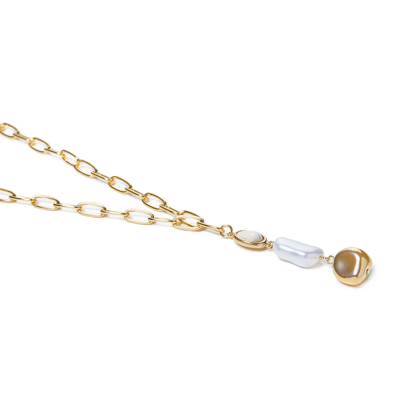 chain necklace with pearls and beige insert