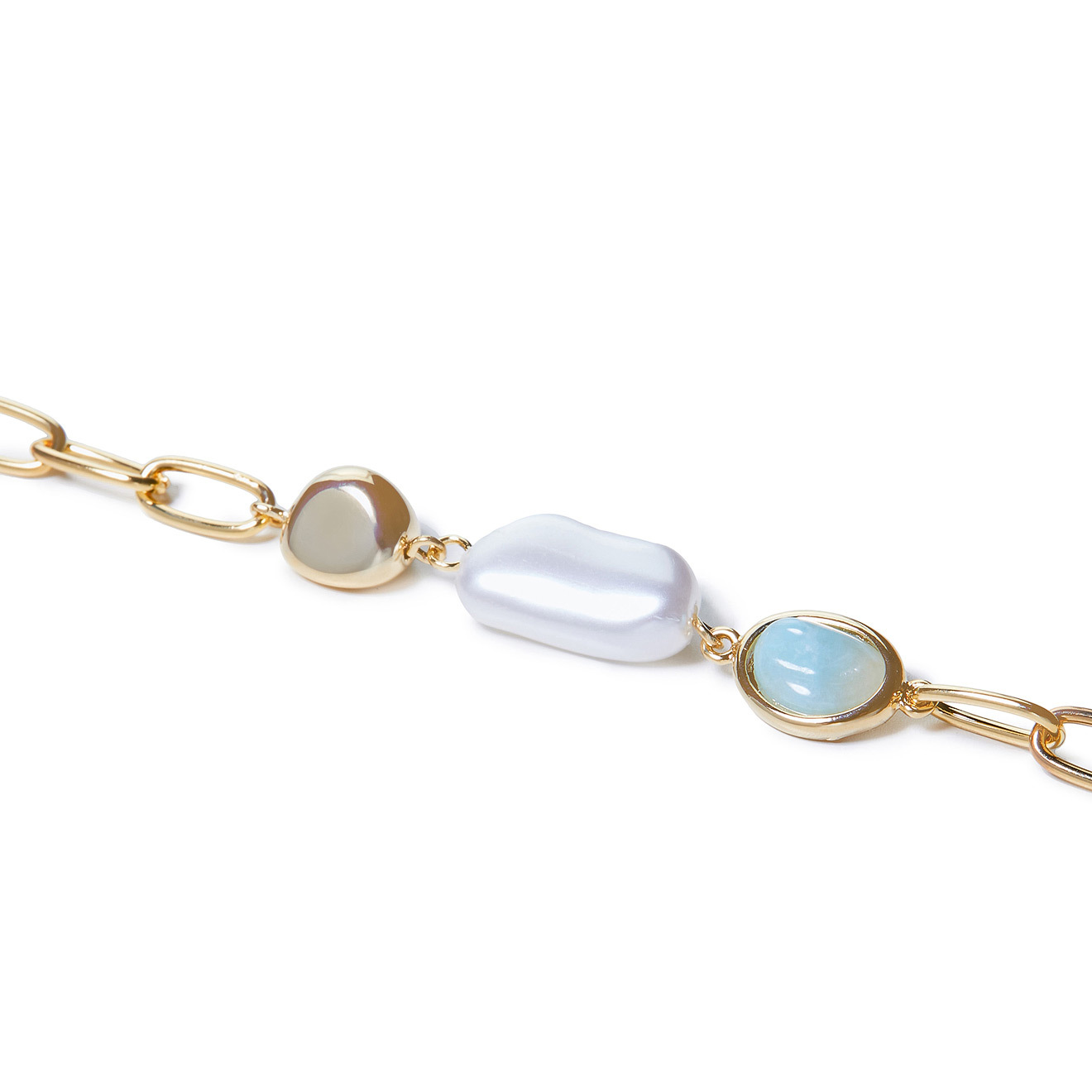 chain bracelet with pearls and blue insert
