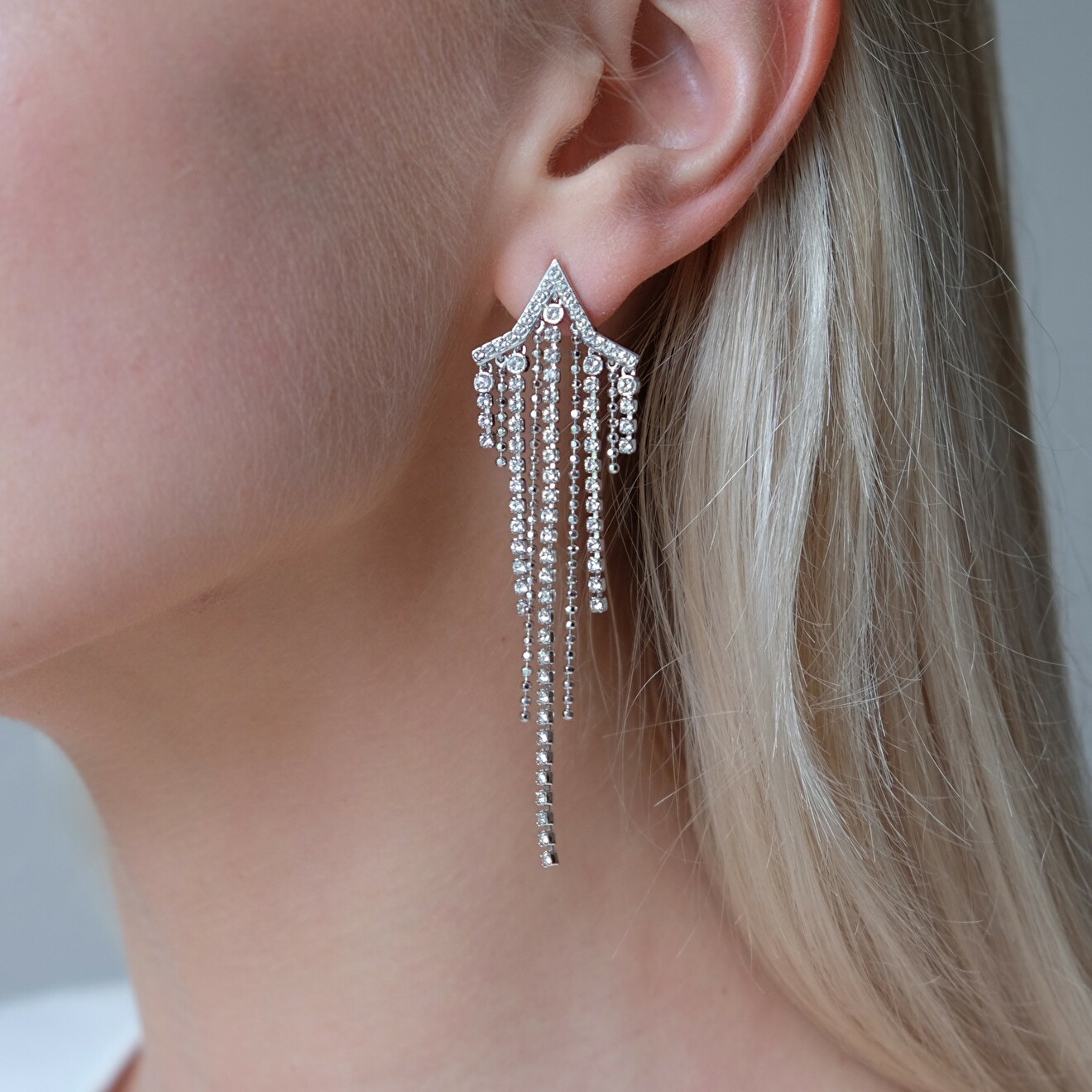 Серебристые серьги-шандельеры FIT