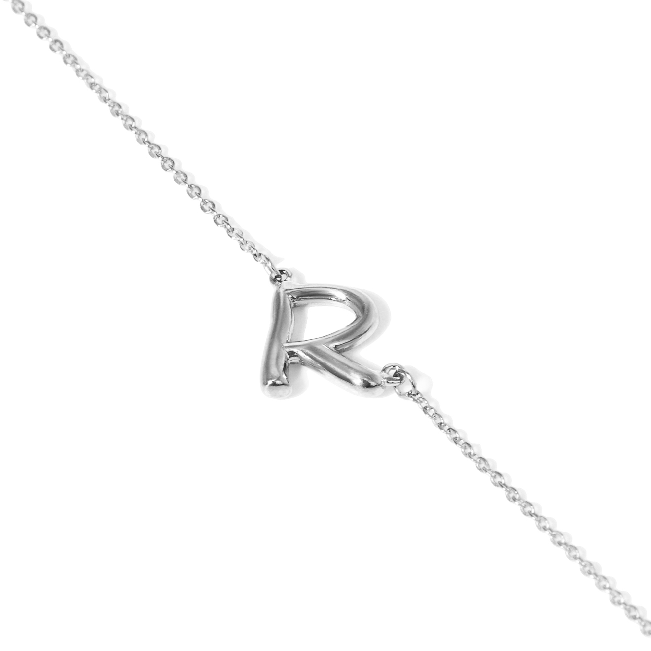 Серебряный браслет с буквой R