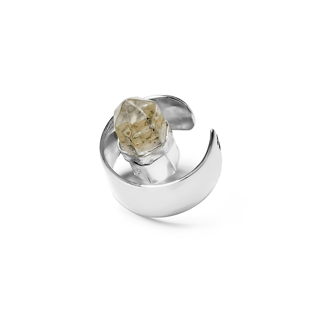 Wide cuff with quartz