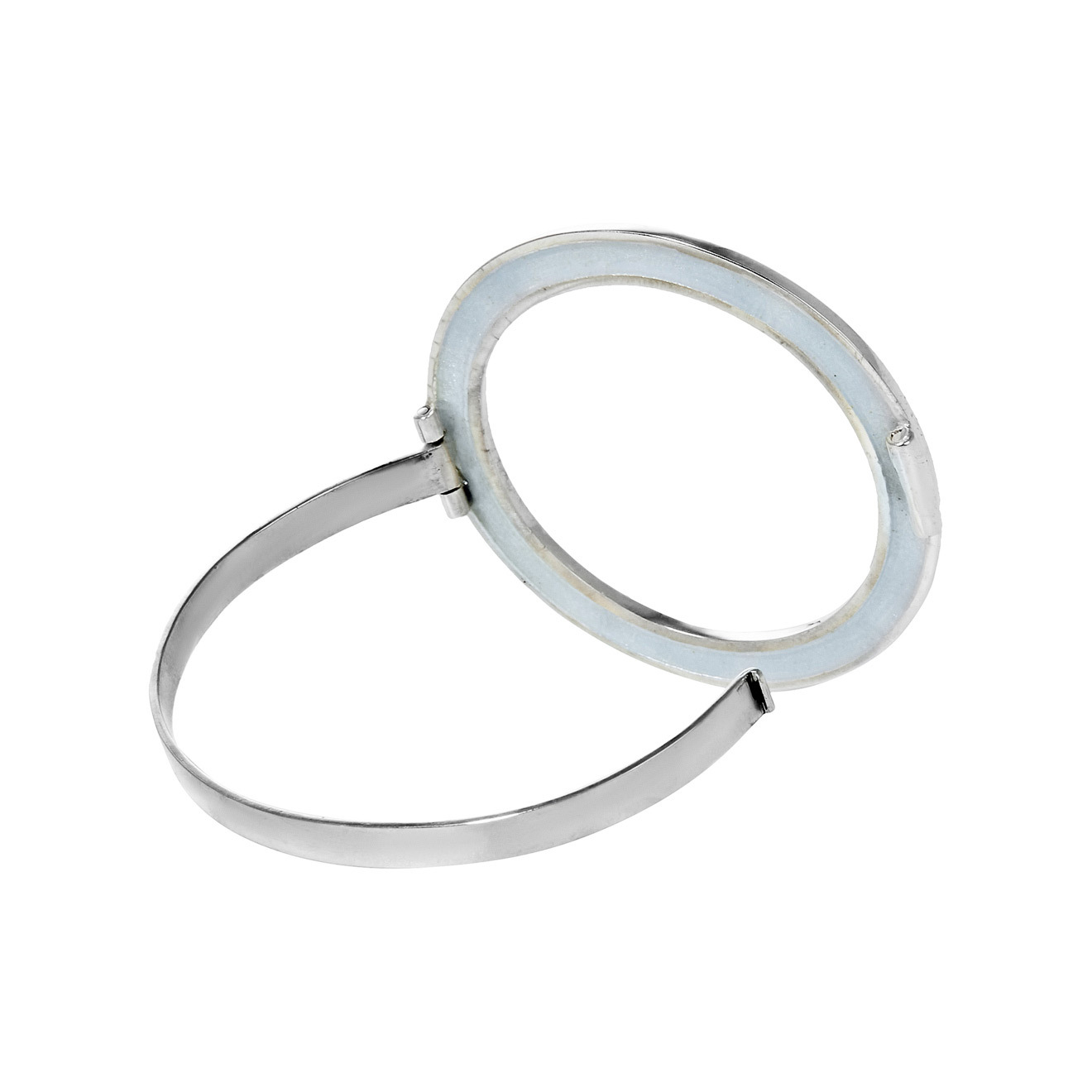 Circle bracelet with red enamel