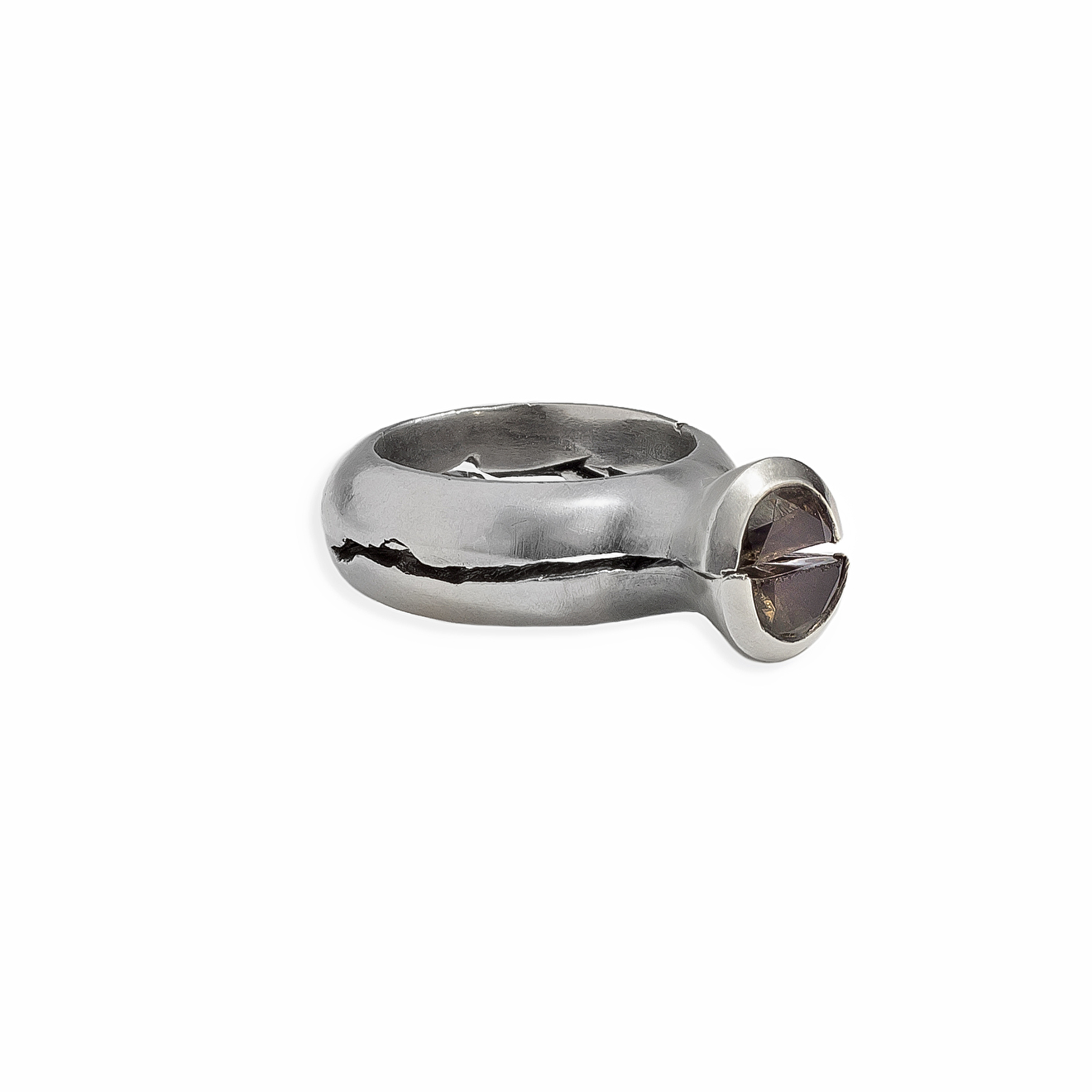 Double ring made of silver with quartz