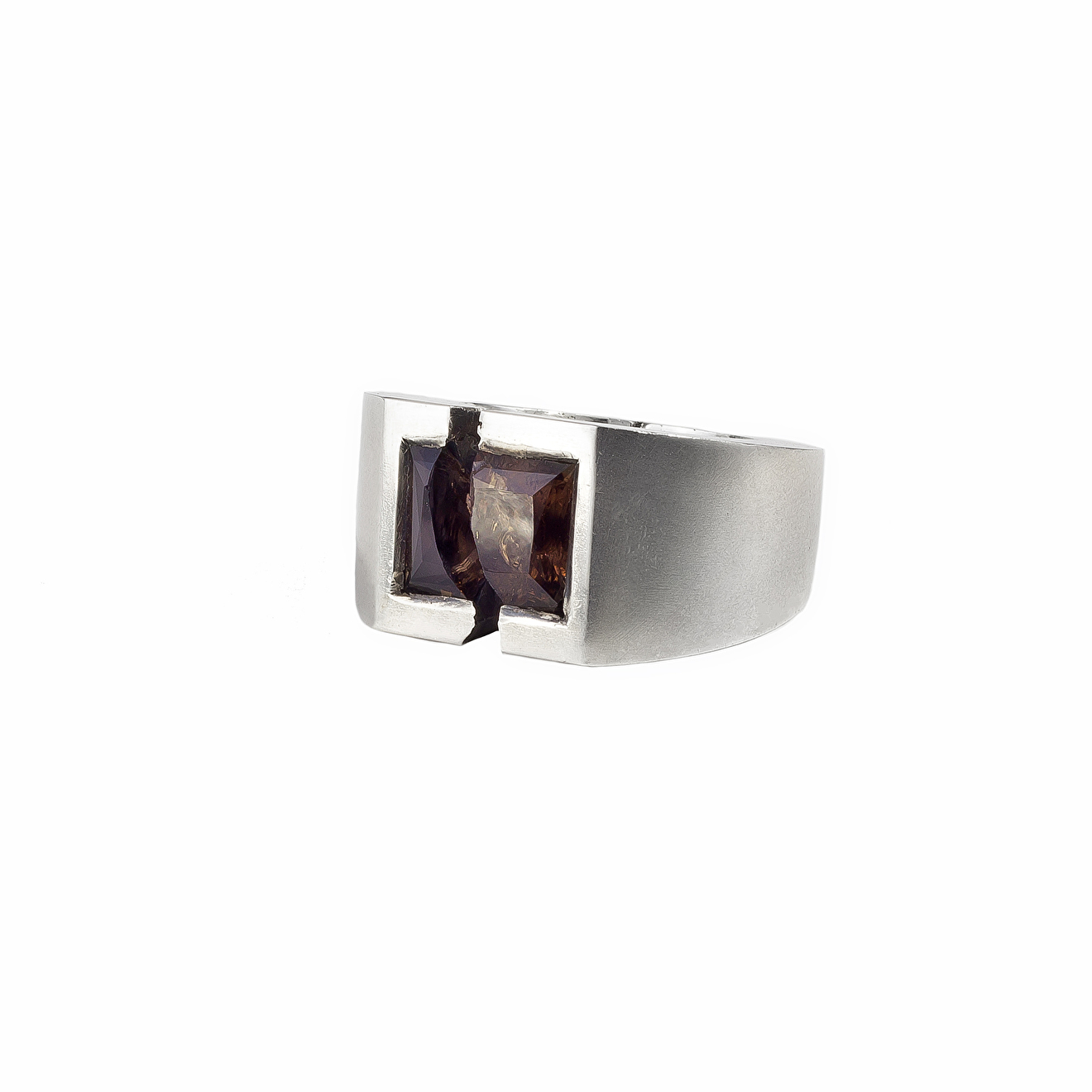 Ring made of silver with smoky quartz