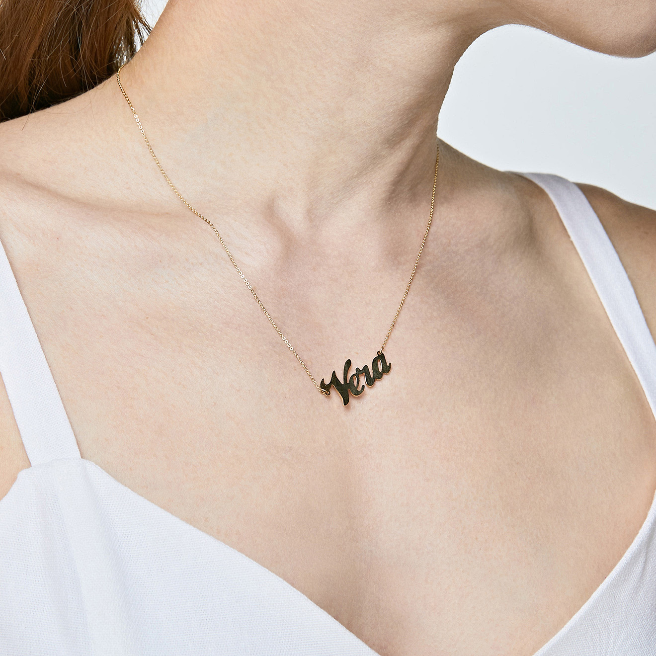 Personalized pendant made of gold Vera