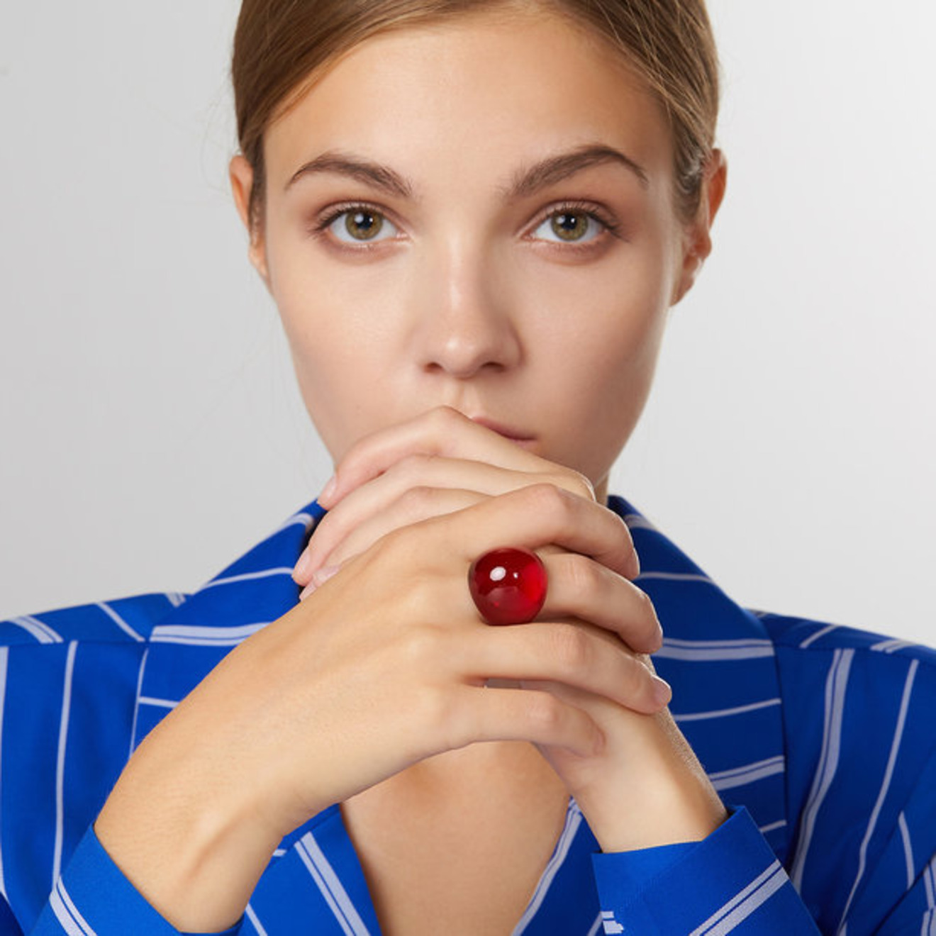 Кольцо Red crystal cabochon