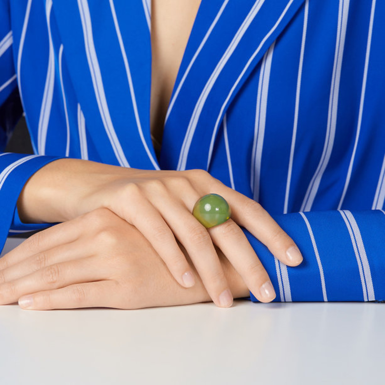 Кольцо Antinea green crystal cabochon