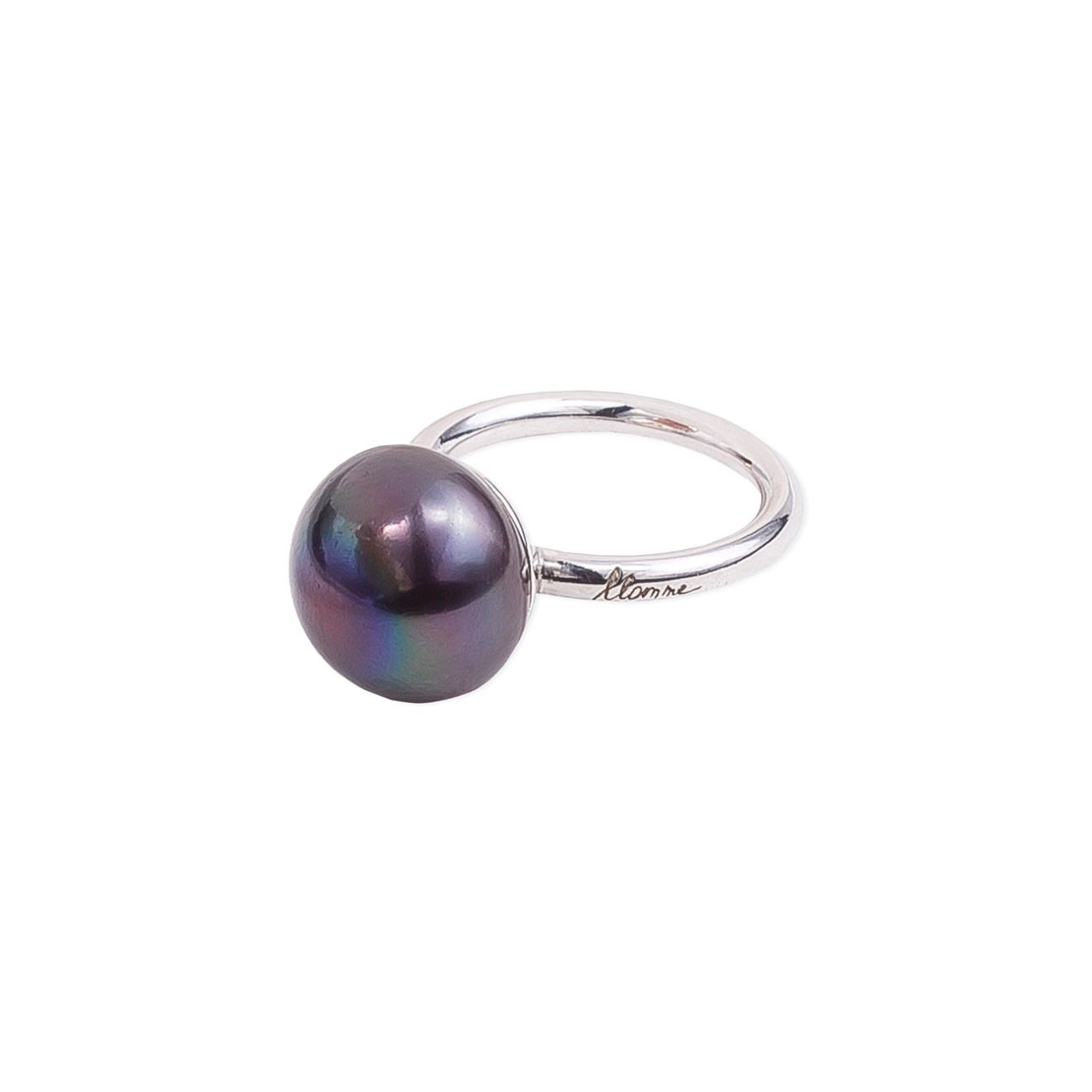 Silver button ring with black pearls
