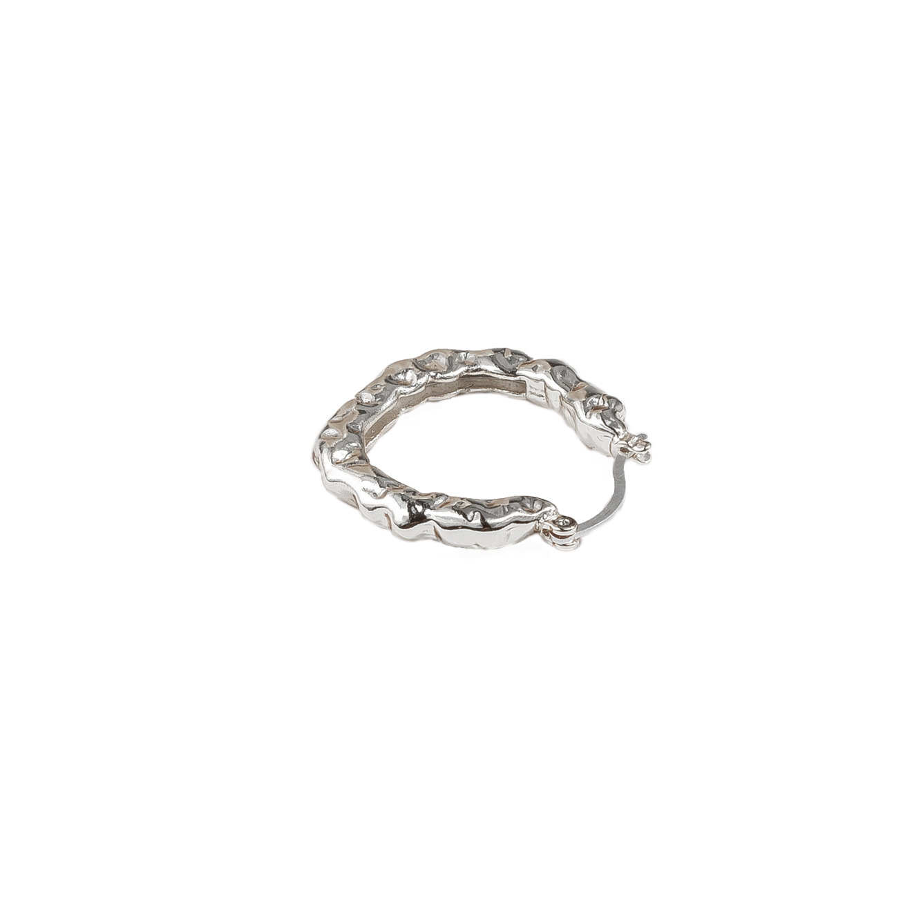 Серебристые серьги-кольца из мятого металла
