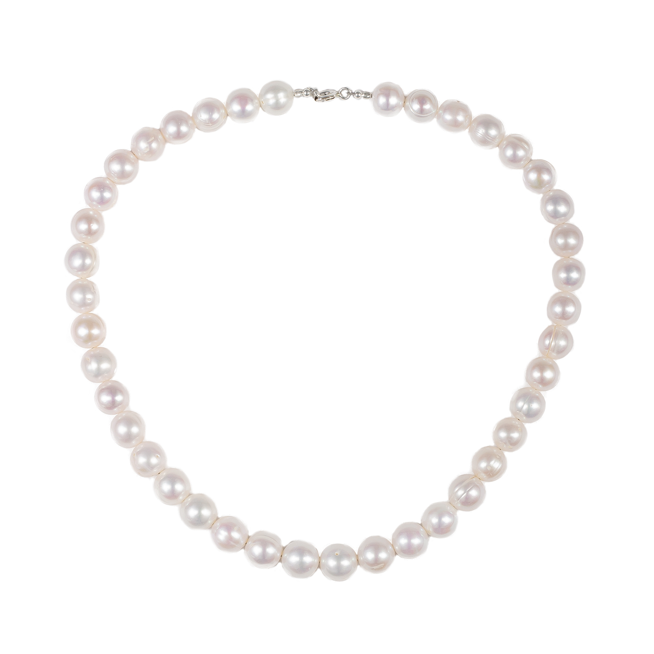 Choker made of large white pearls