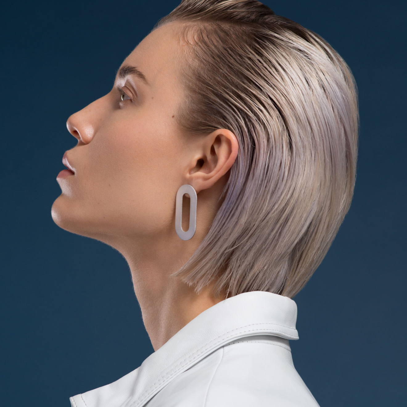 Серебристые матовые серьги Half Oval