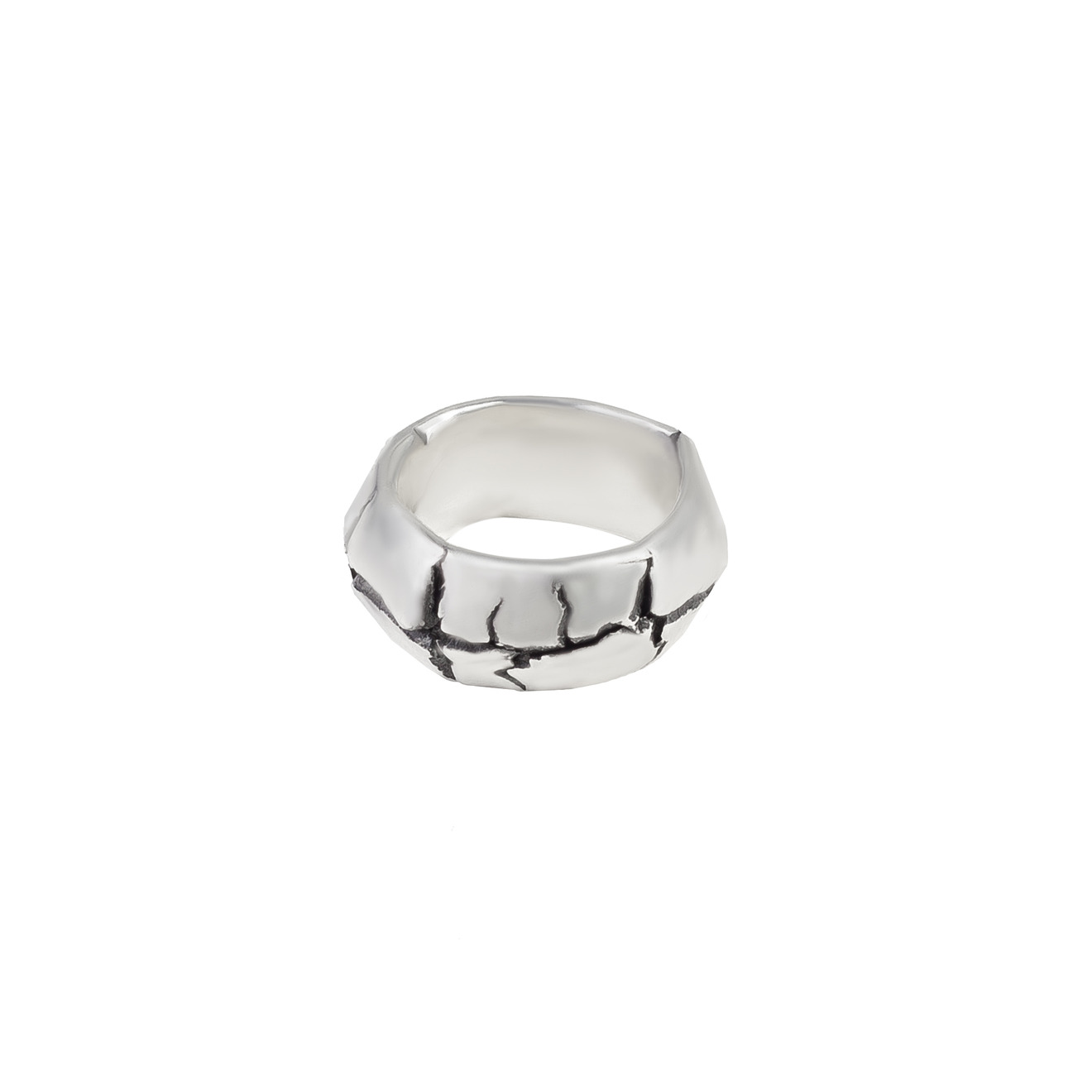 Smooth silver ring with a crack