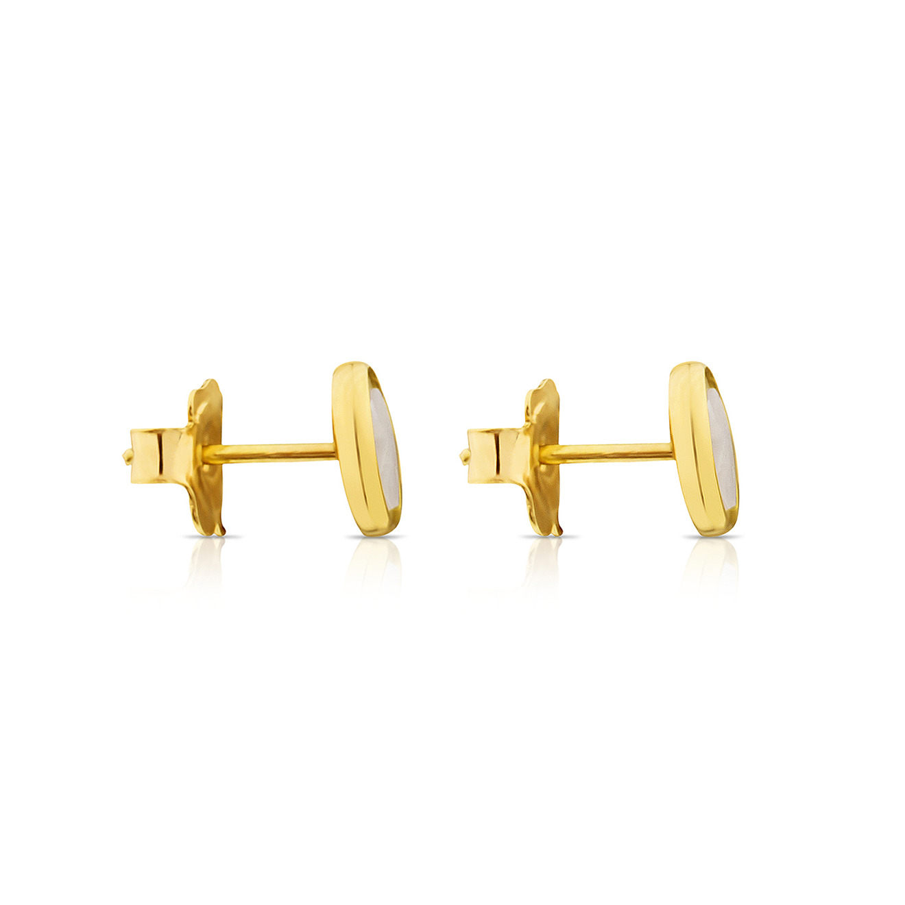 Camee earrings in yellow gold with mother of pearl