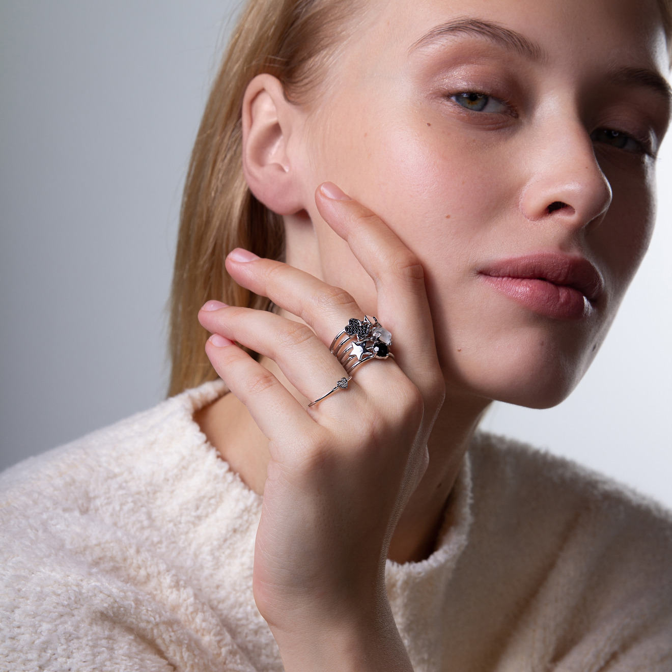 Puppies ring in white gold with diamonds