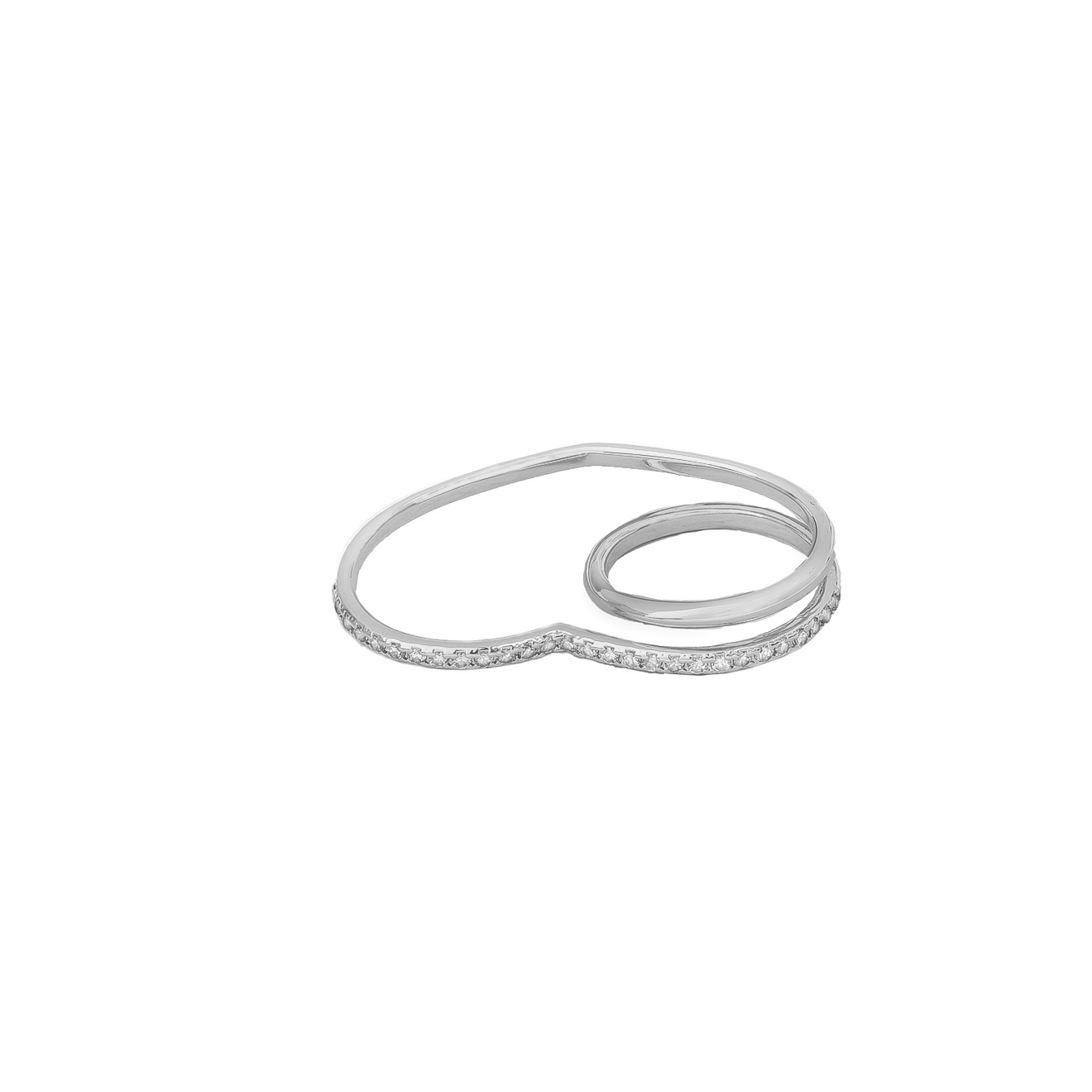 ring with crystals on two fingers