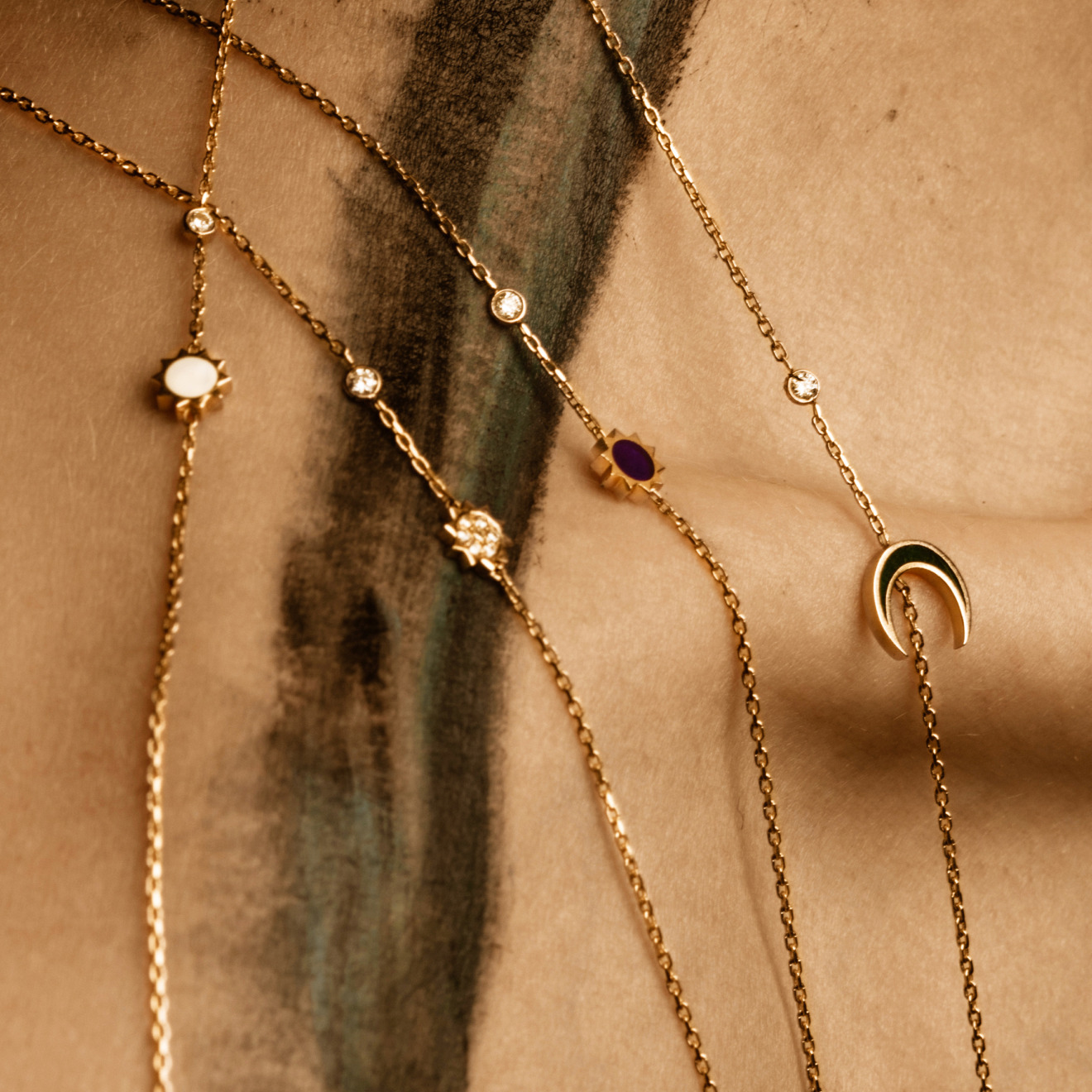 Necklace made of gold with diamonds Astro White star
