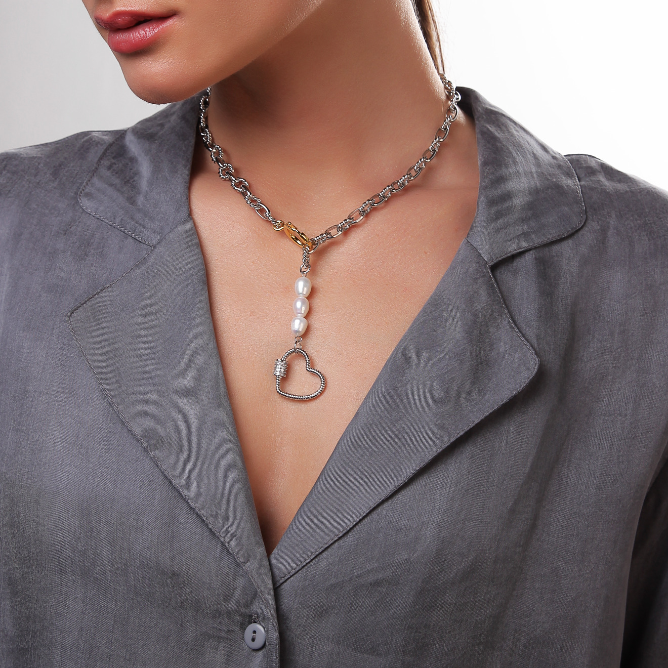 necklace-tie with pearls and heart