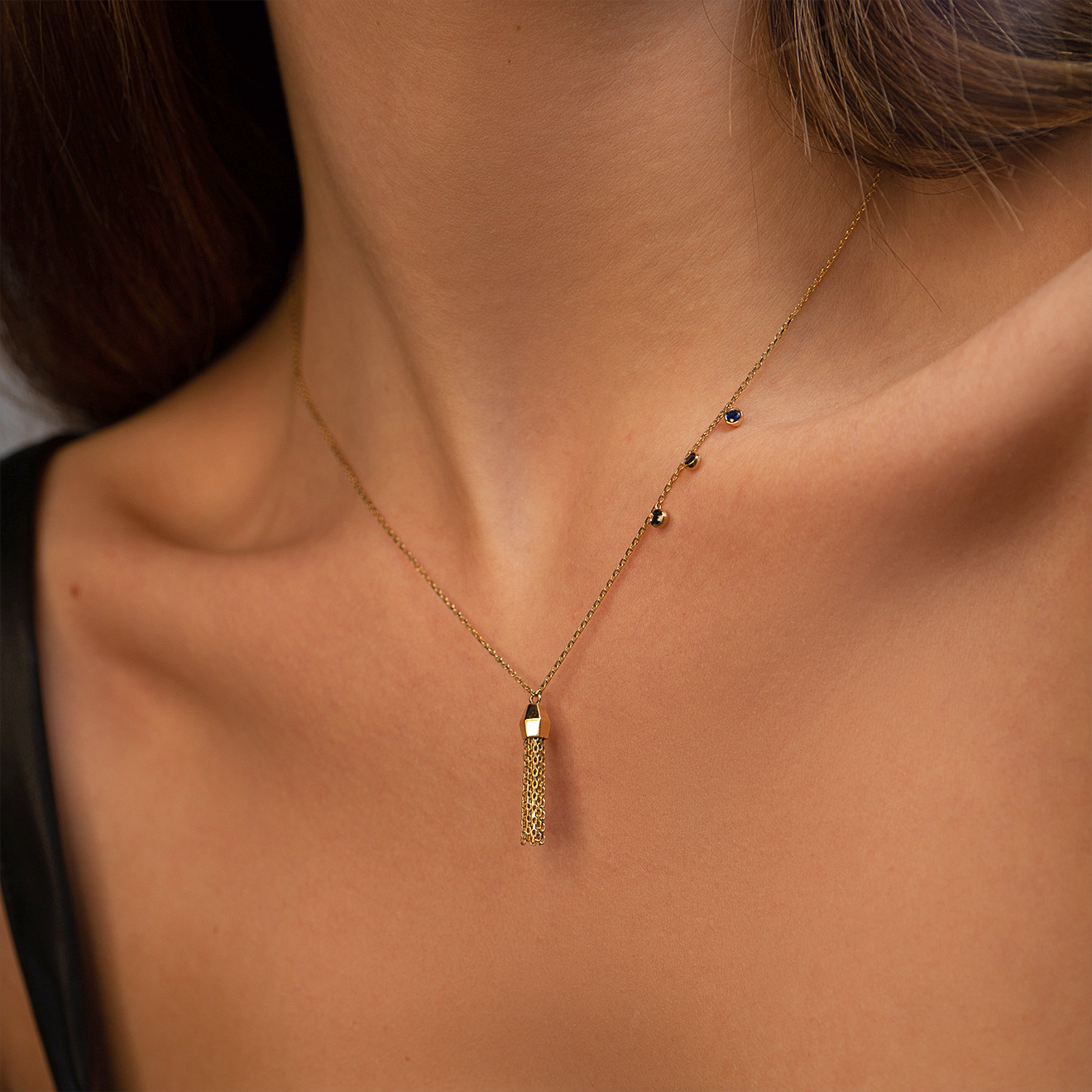Колье из золота с сапфирами и подвеской-кистью Tasselly sapphires