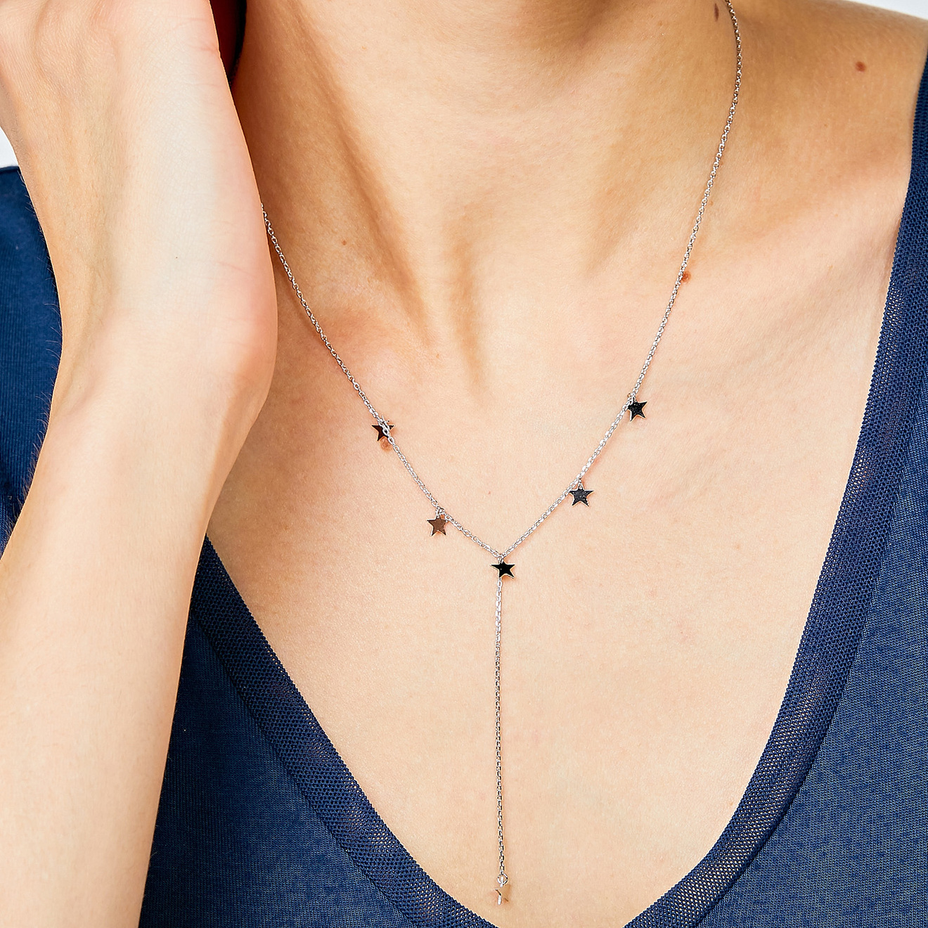 necklace-tie with star pendants
