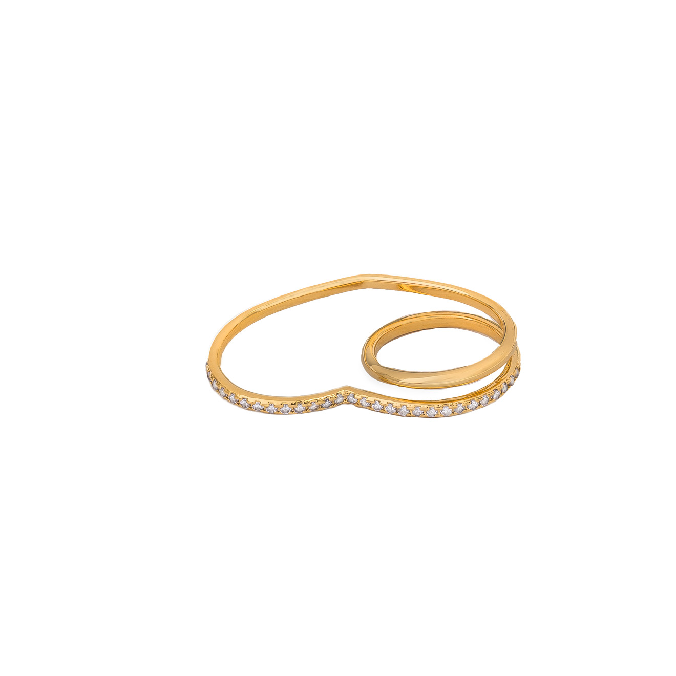 ring with crystals on two fingers