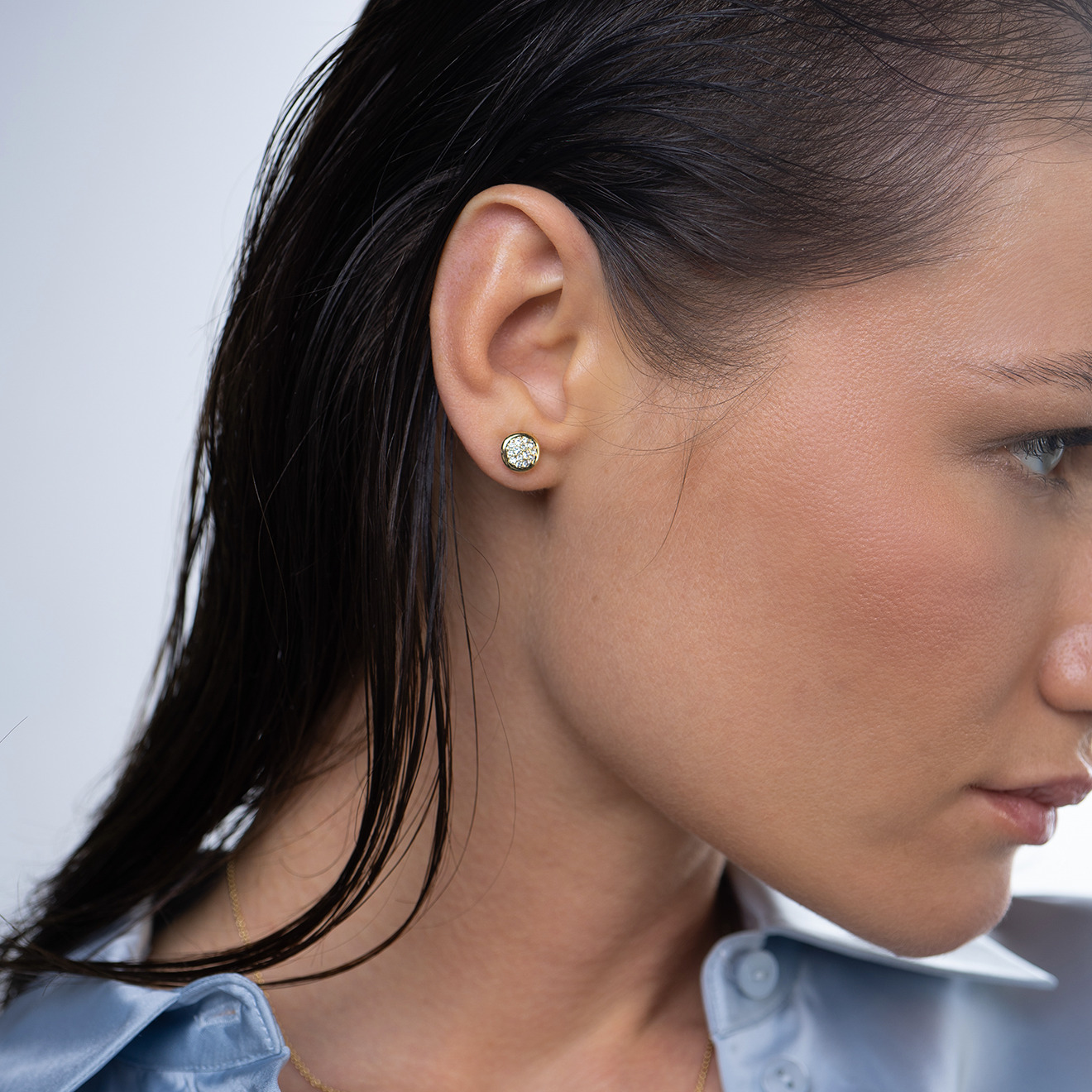 Set of gold-plated earrings and necklace with crystals