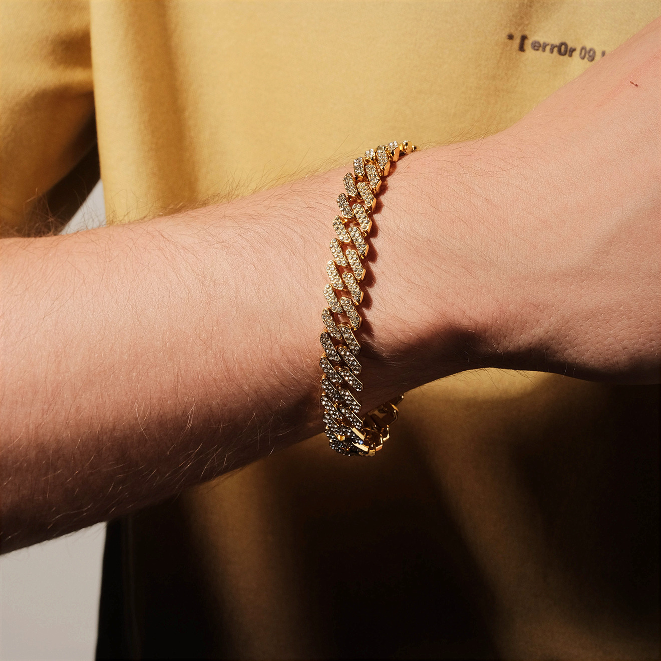 chain bracelet with crystals