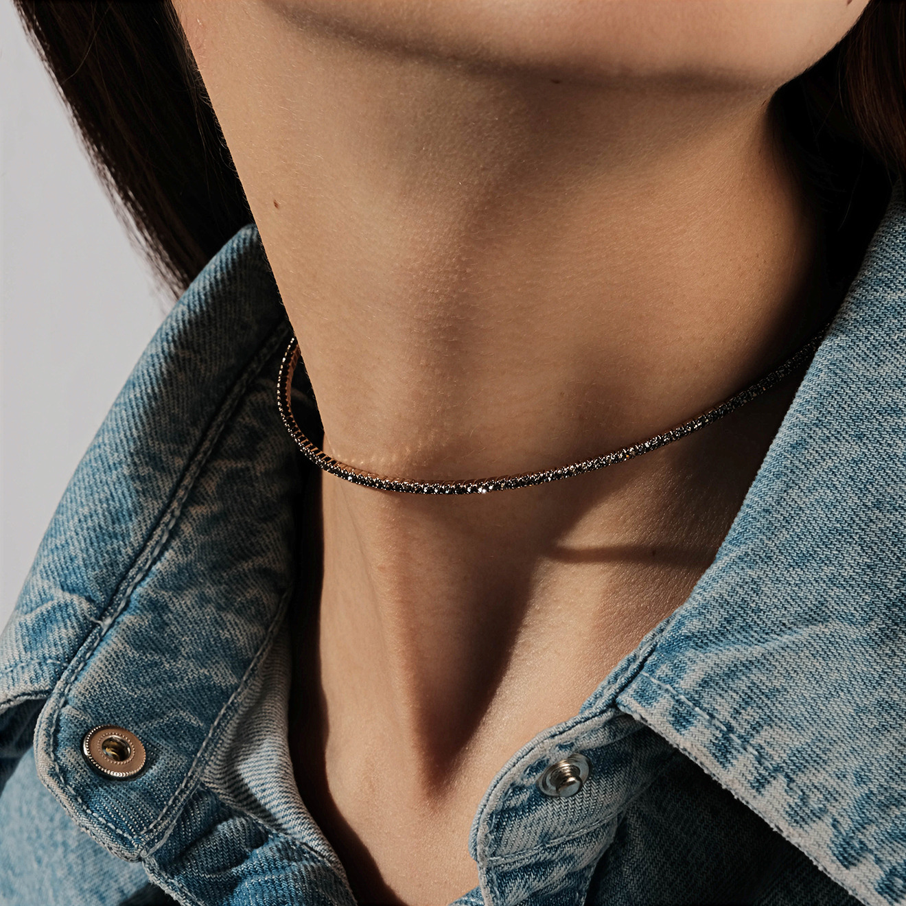 Choker with bronze crystals