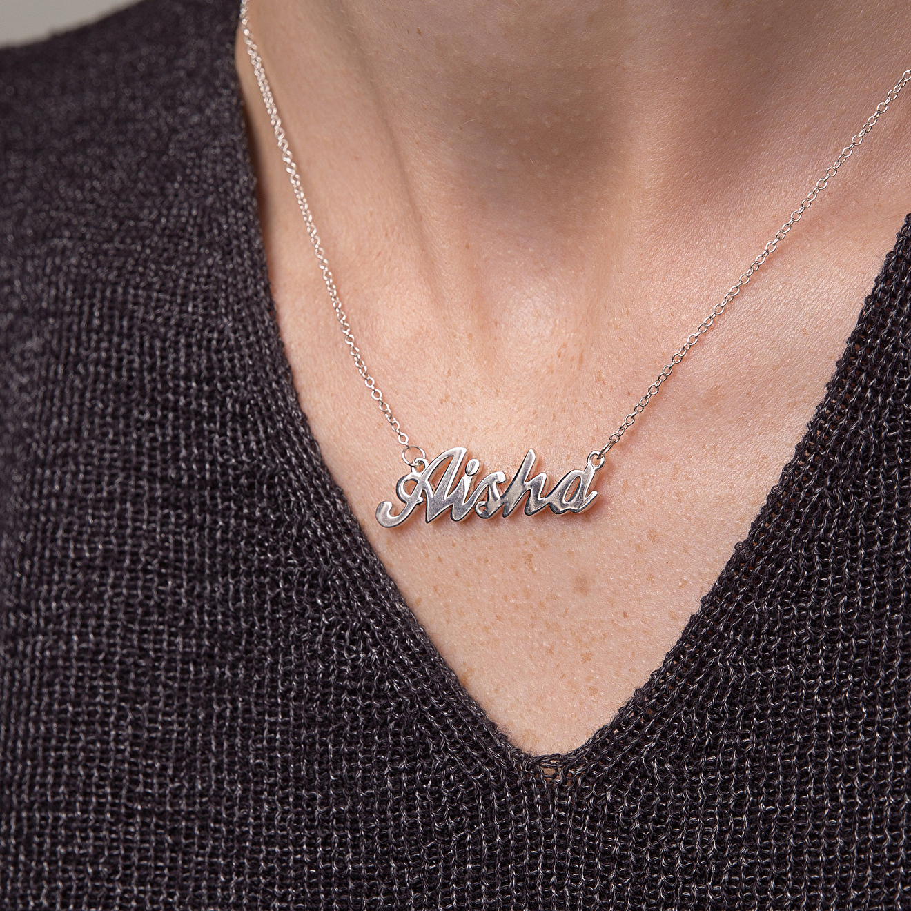 Aisha name pendant made of silver