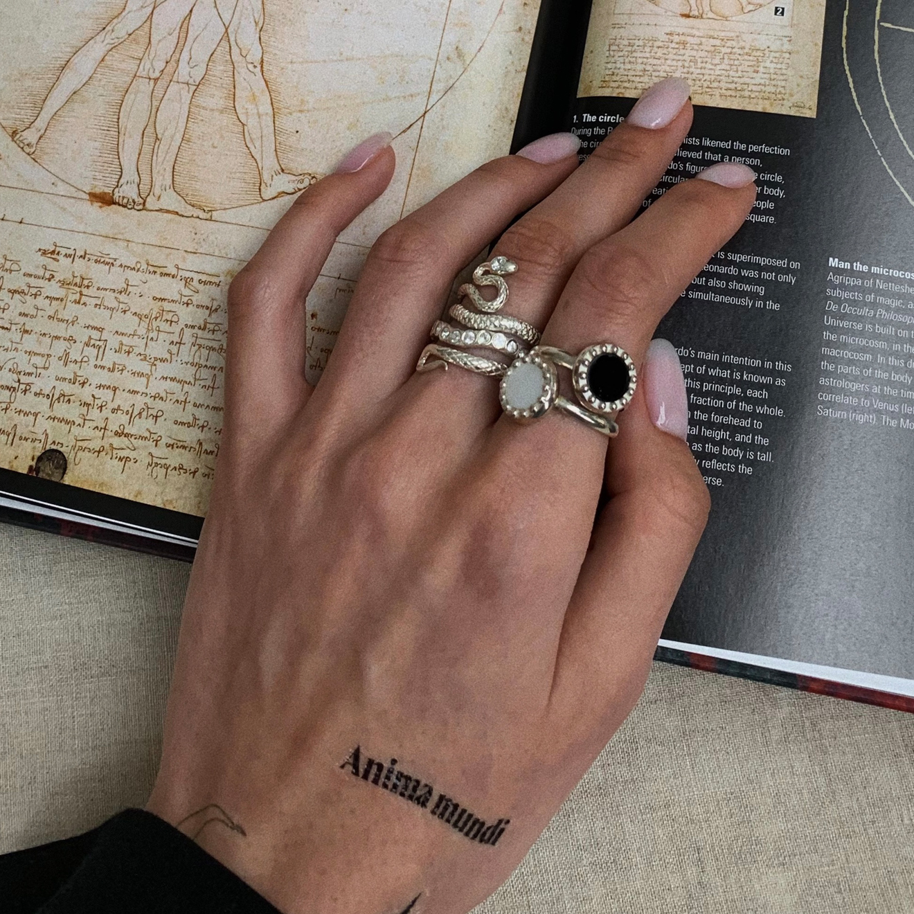 THITA ring in silver with topaz