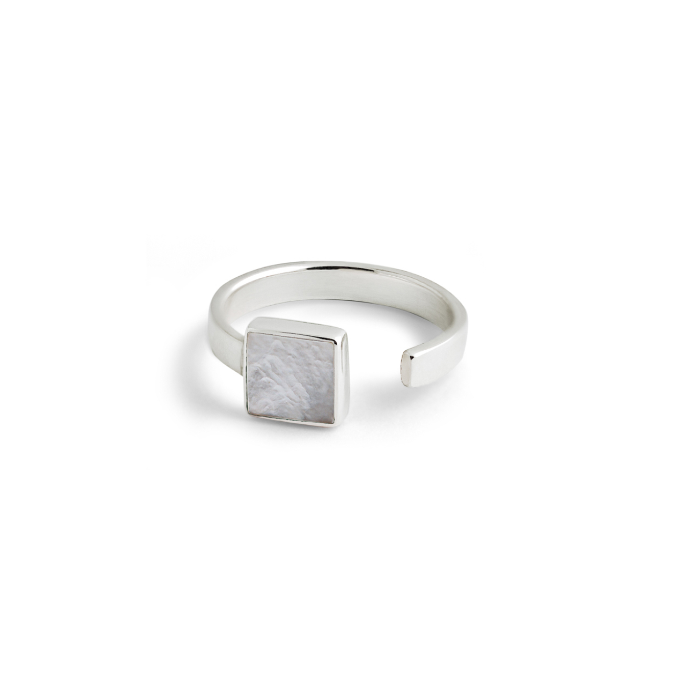 Wishes Come True Незамкнутое кольцо с квадратом из серебра со светлым плоским перламутром