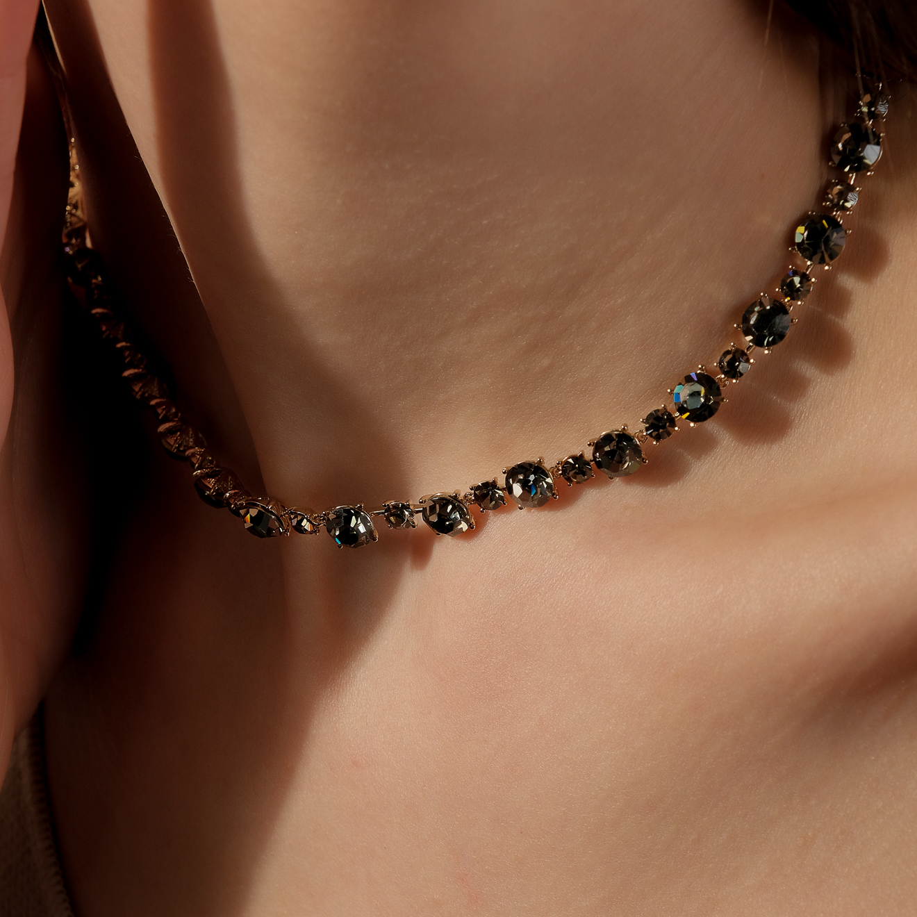 Silver choker with black crystals
