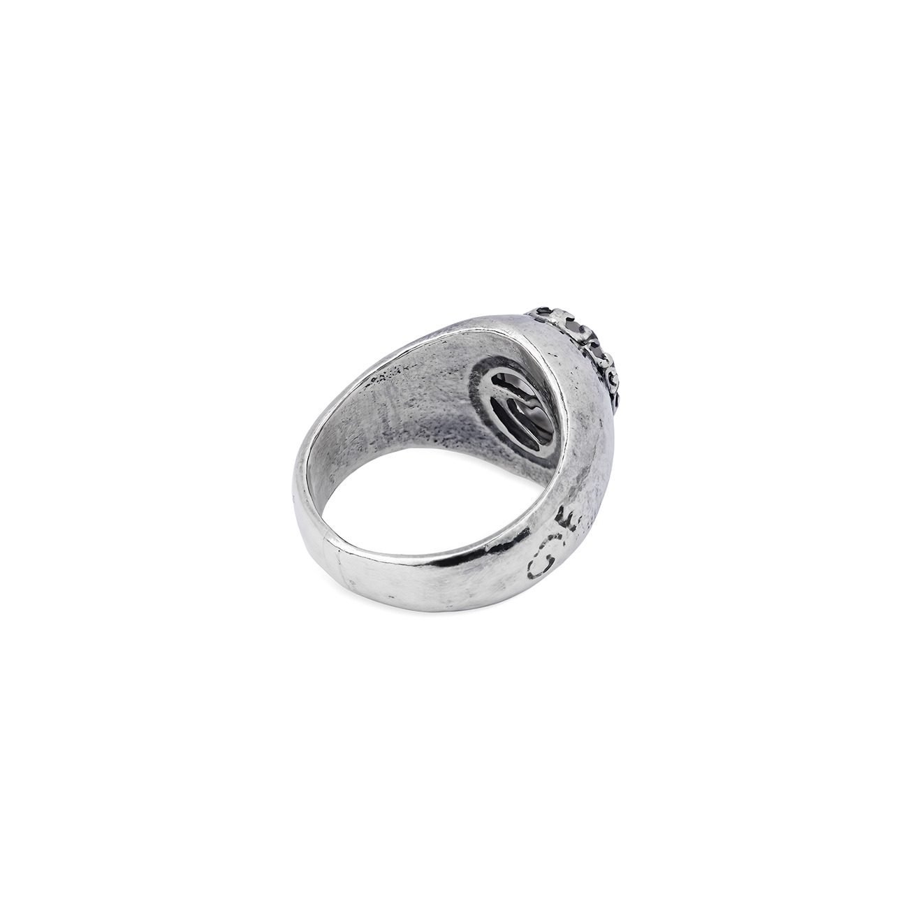 Ring made of silver with quartz