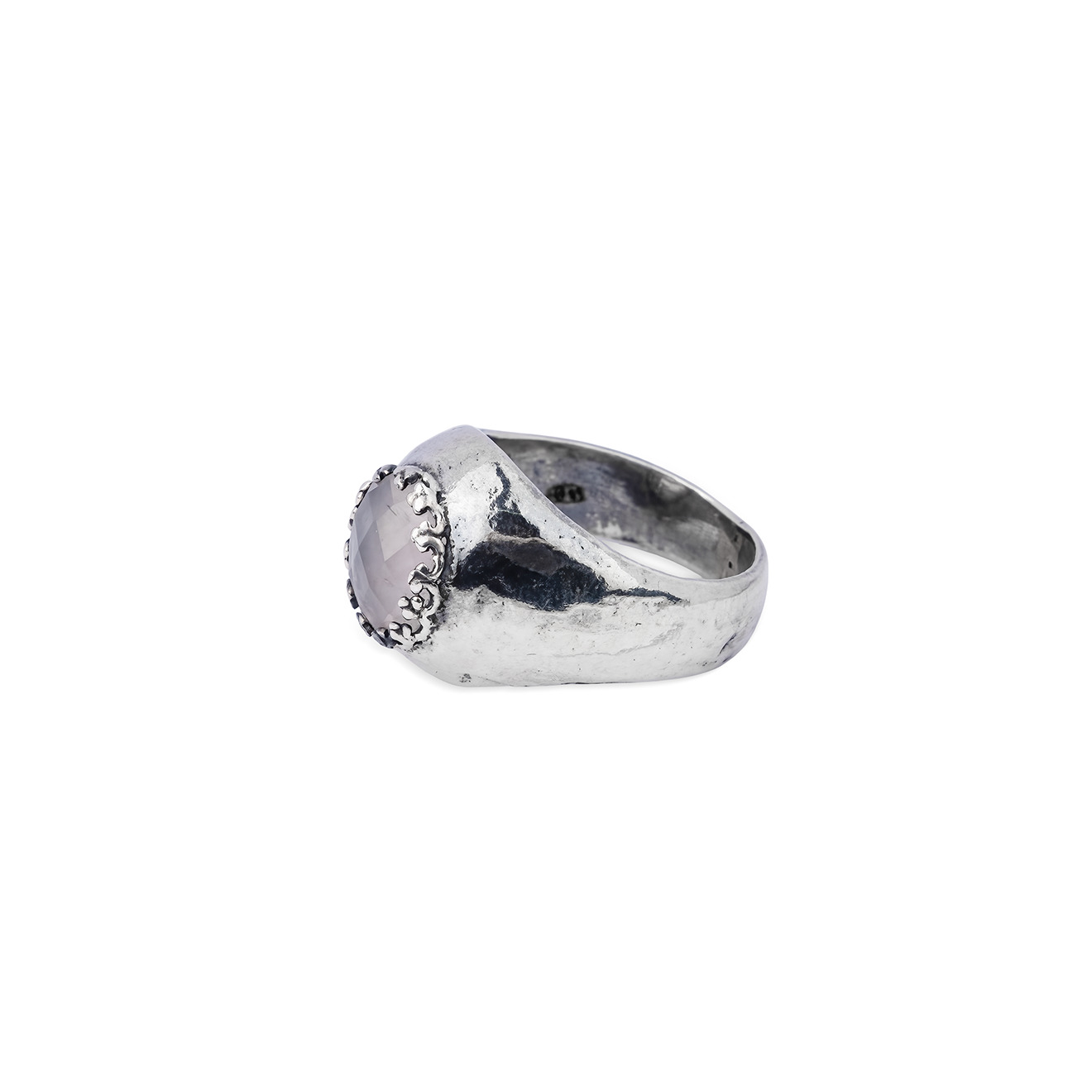 Ring made of silver with quartz