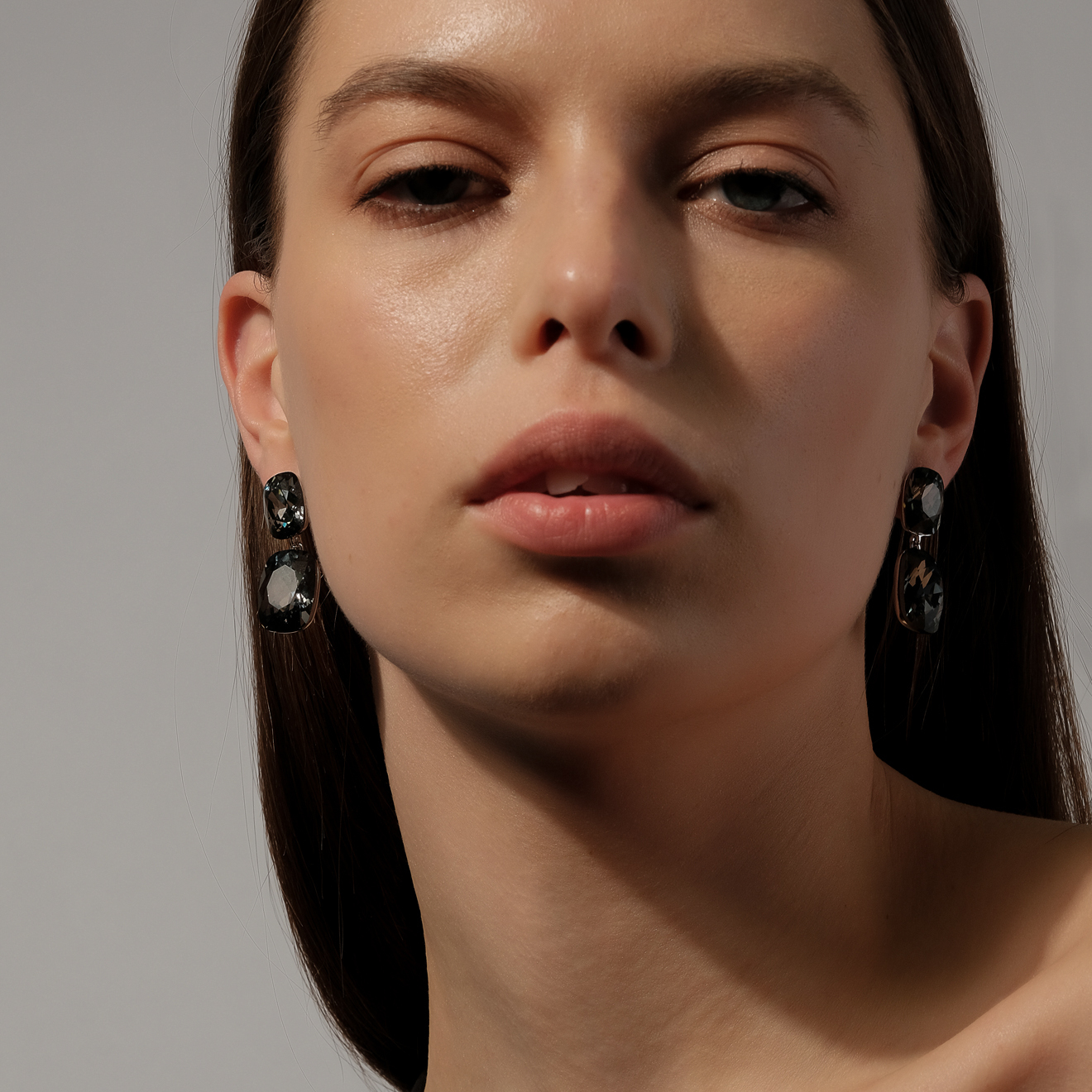 Double earrings with black crystals