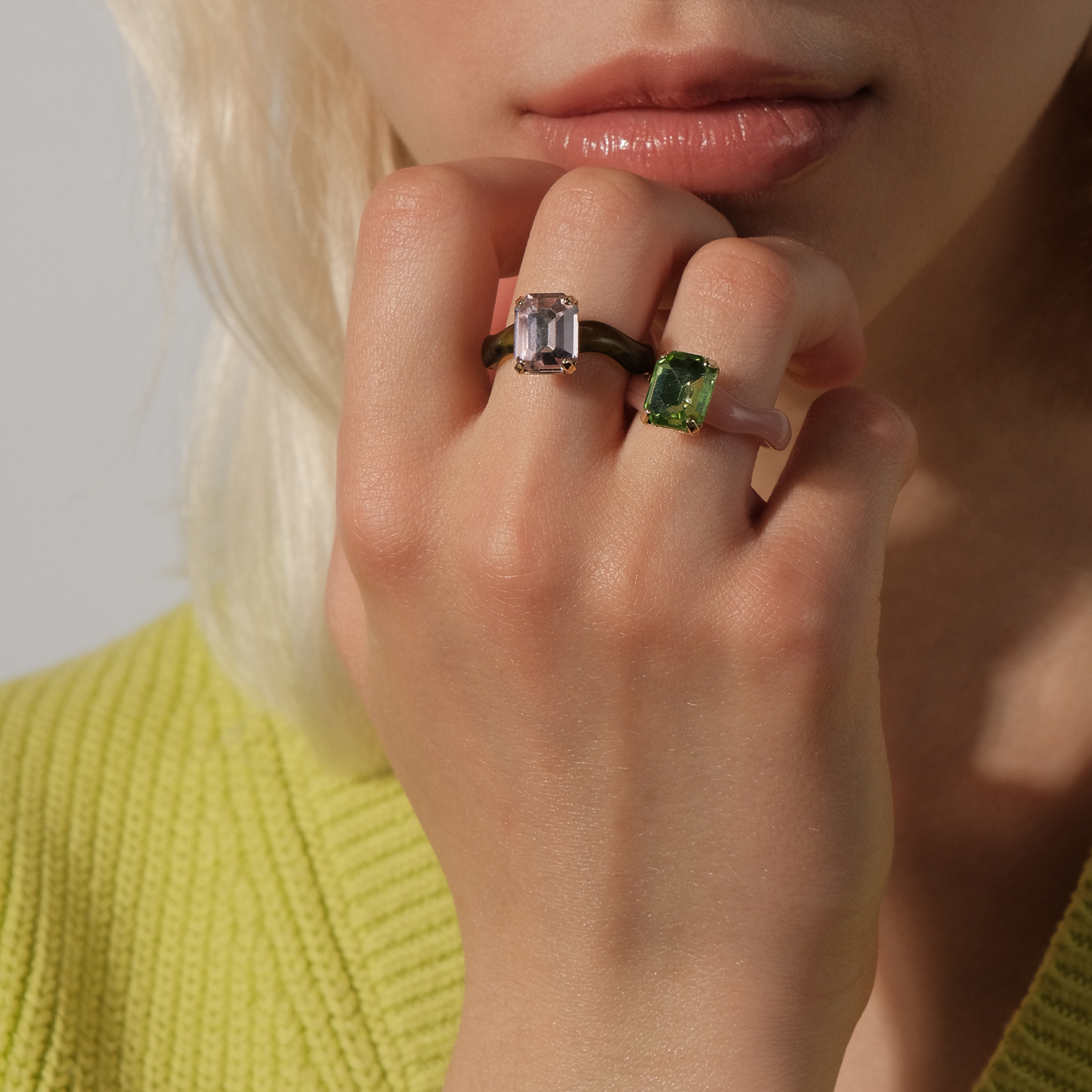 Pink ring with green crystal