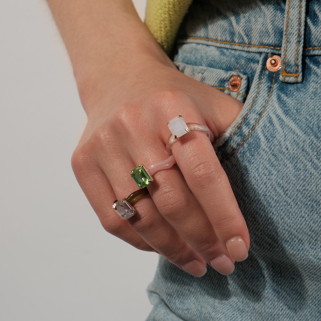 Transparent ring with pink crystal