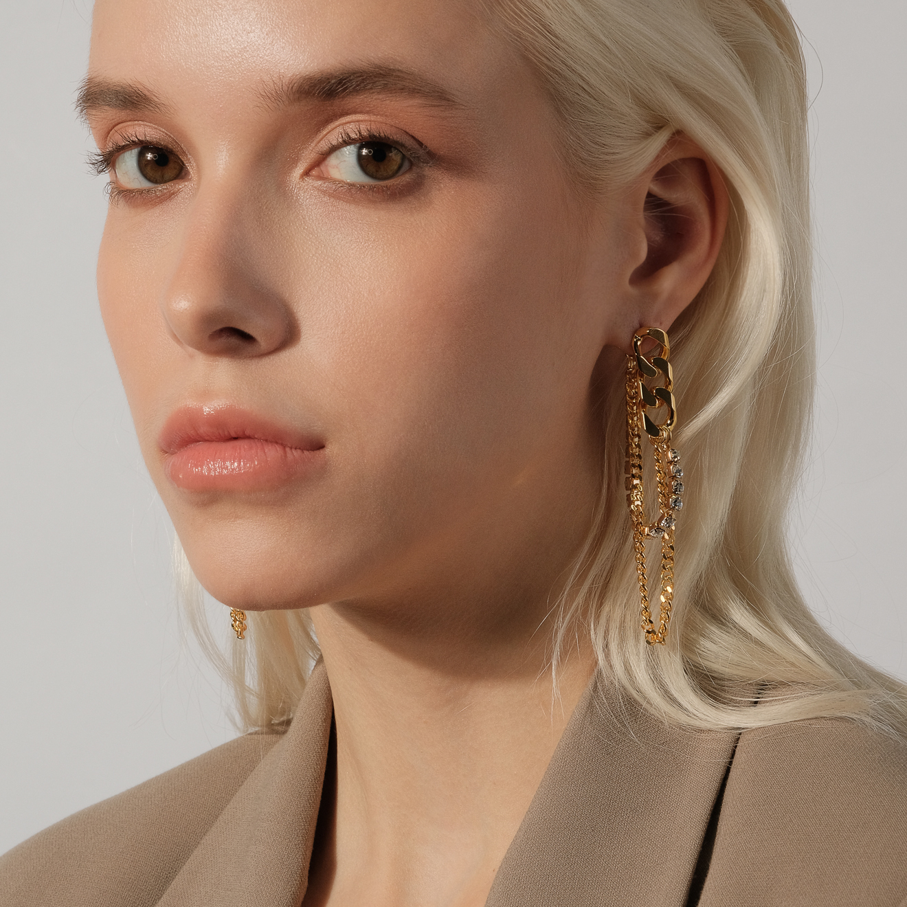 chain earrings with crystals