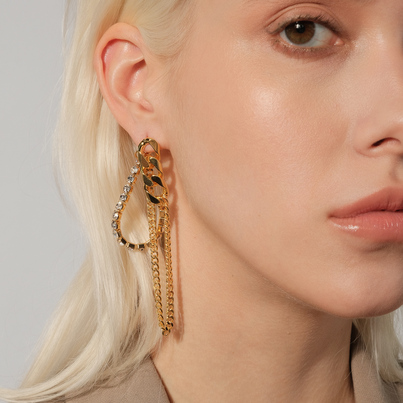 chain earrings with crystals