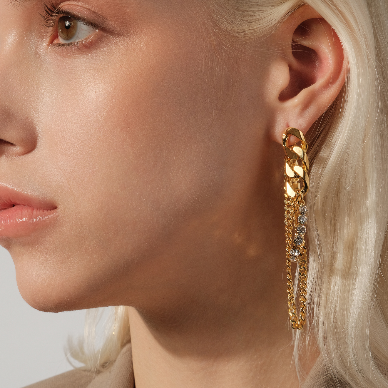 chain earrings with crystals