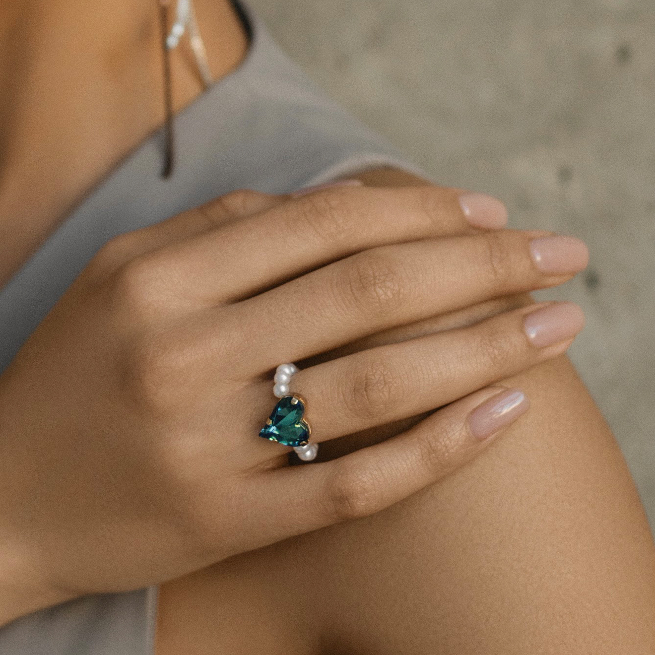 Кольцо из жемчуга с кристаллом-сердцем Swarovski Love Ring Green