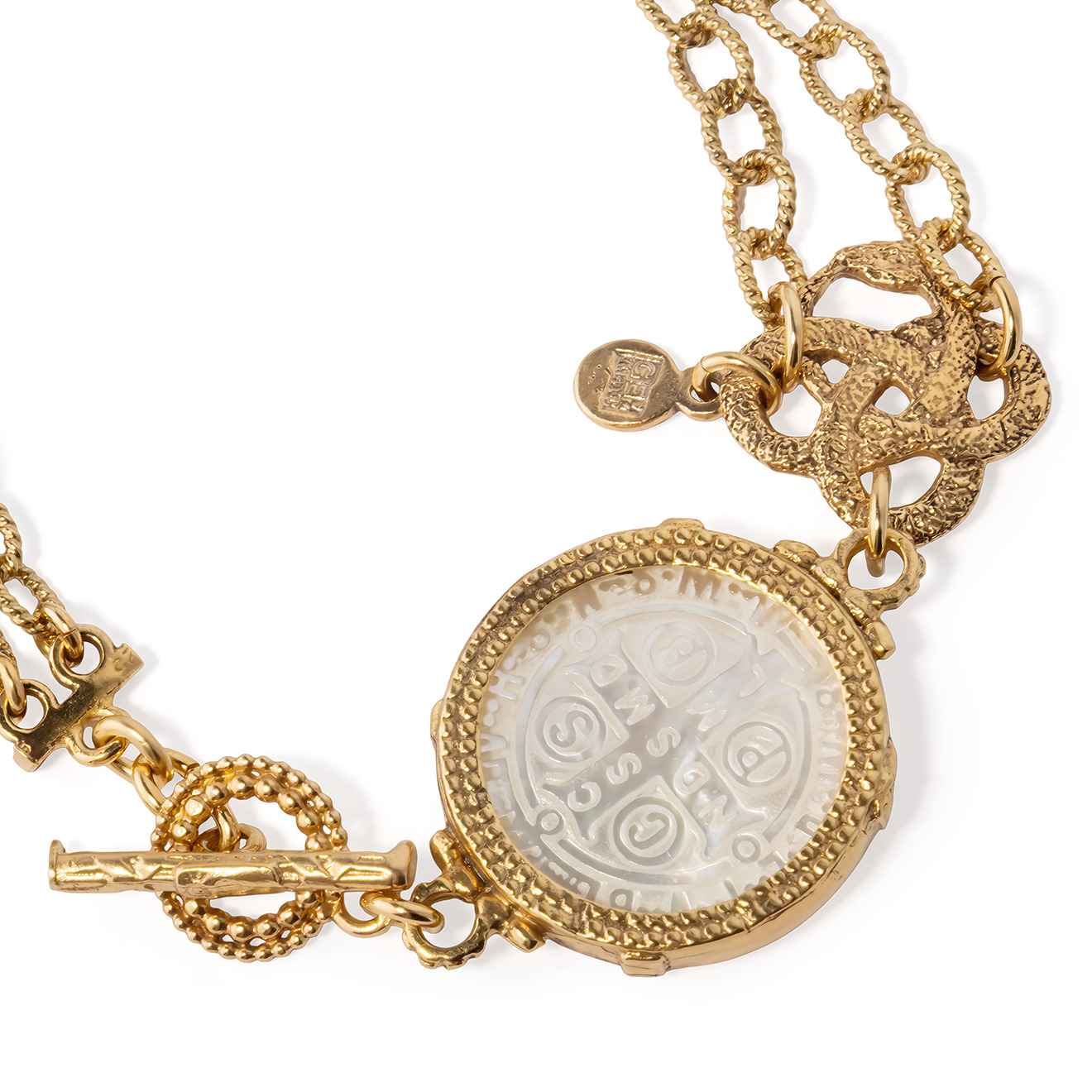 Double gold-plated bracelet with mother-of-pearl cameo