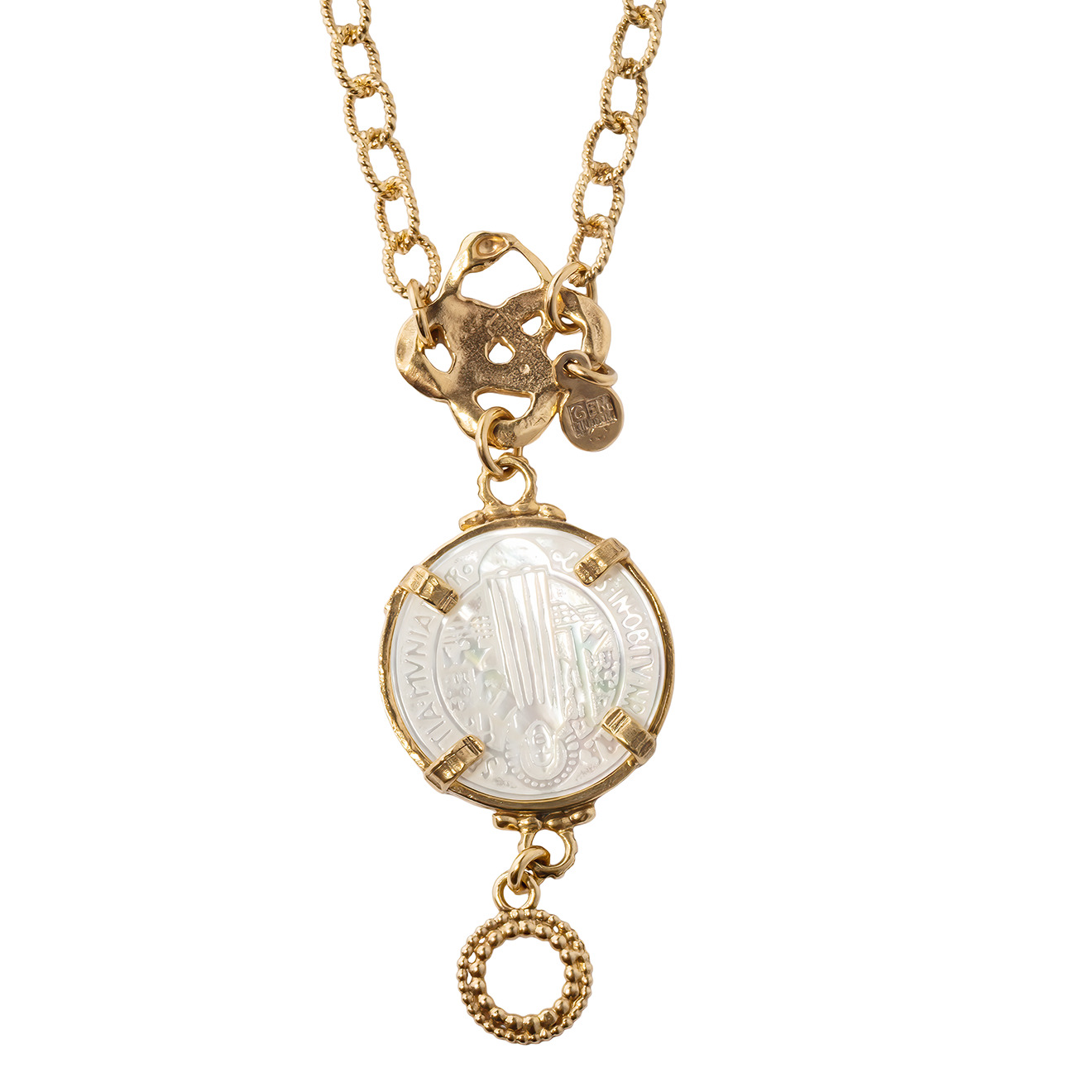 Double gold-plated bracelet with mother-of-pearl cameo