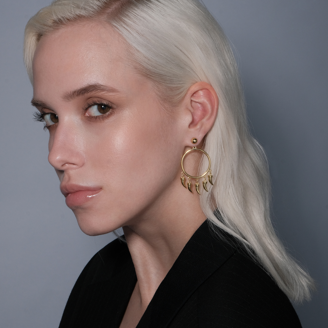 Gold-plated hoop earrings made of silver with pendants