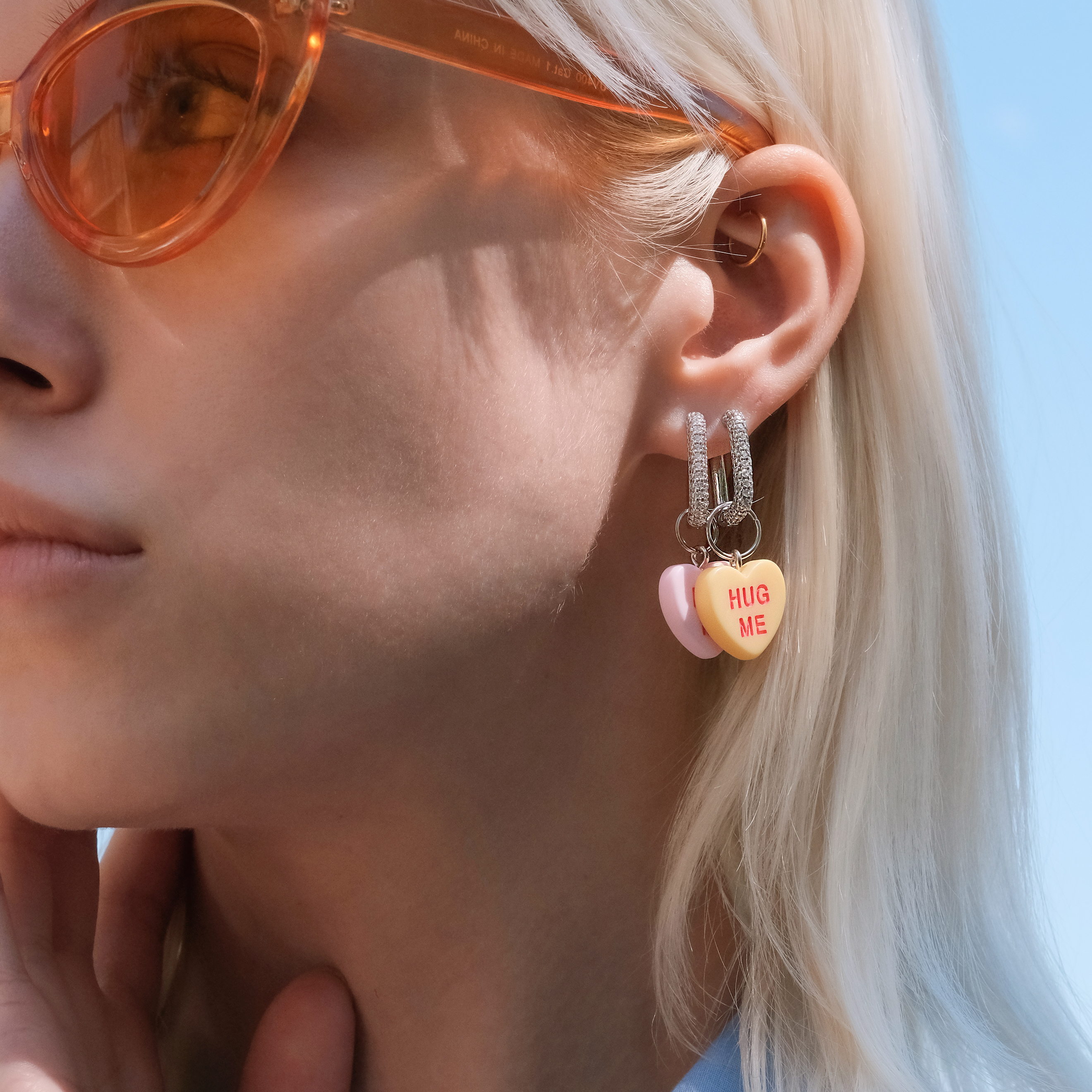 pink heart hug me mono-earring