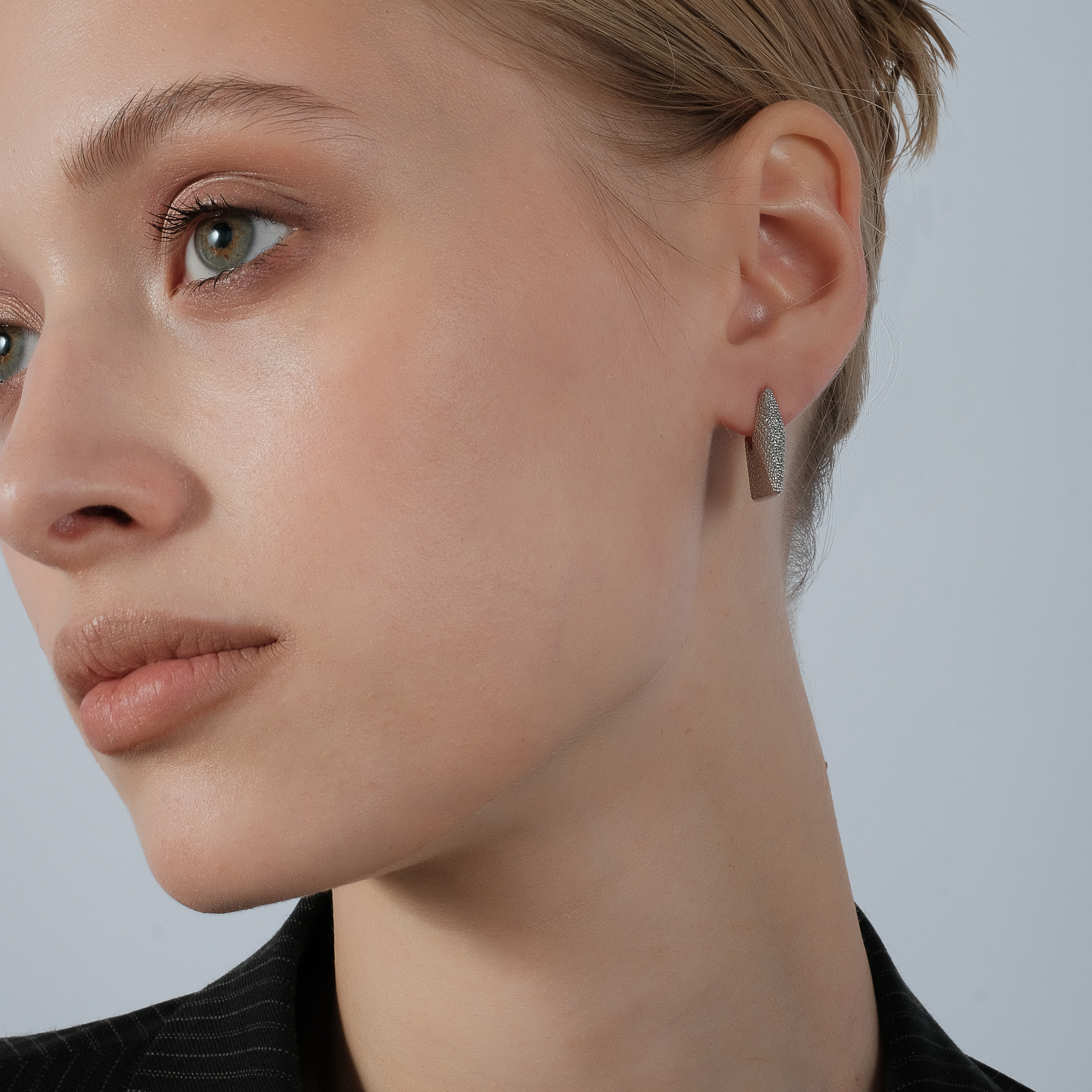trapeze earrings with crystals