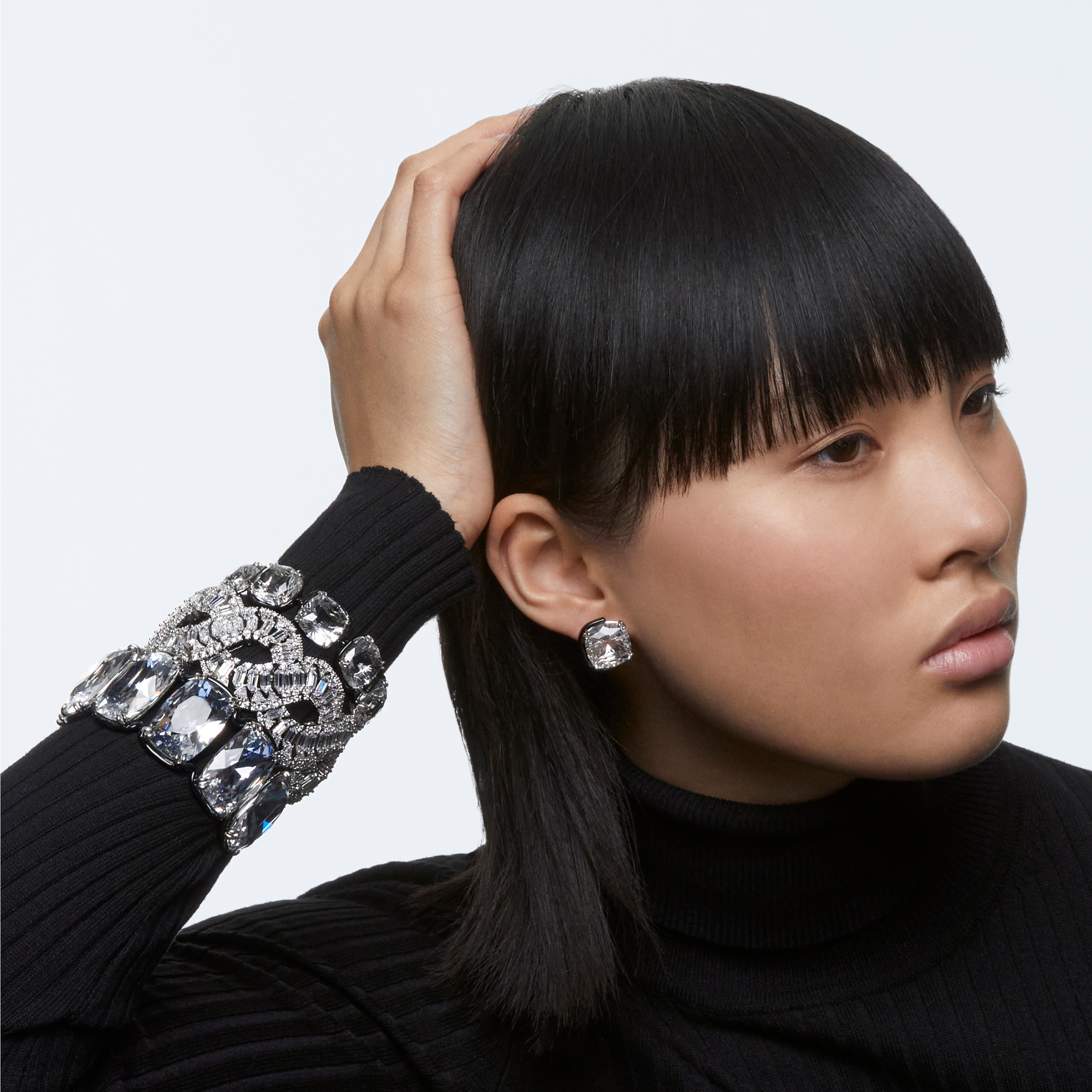 HARMONIA: серьги-пусеты с кристаллами Swarovski