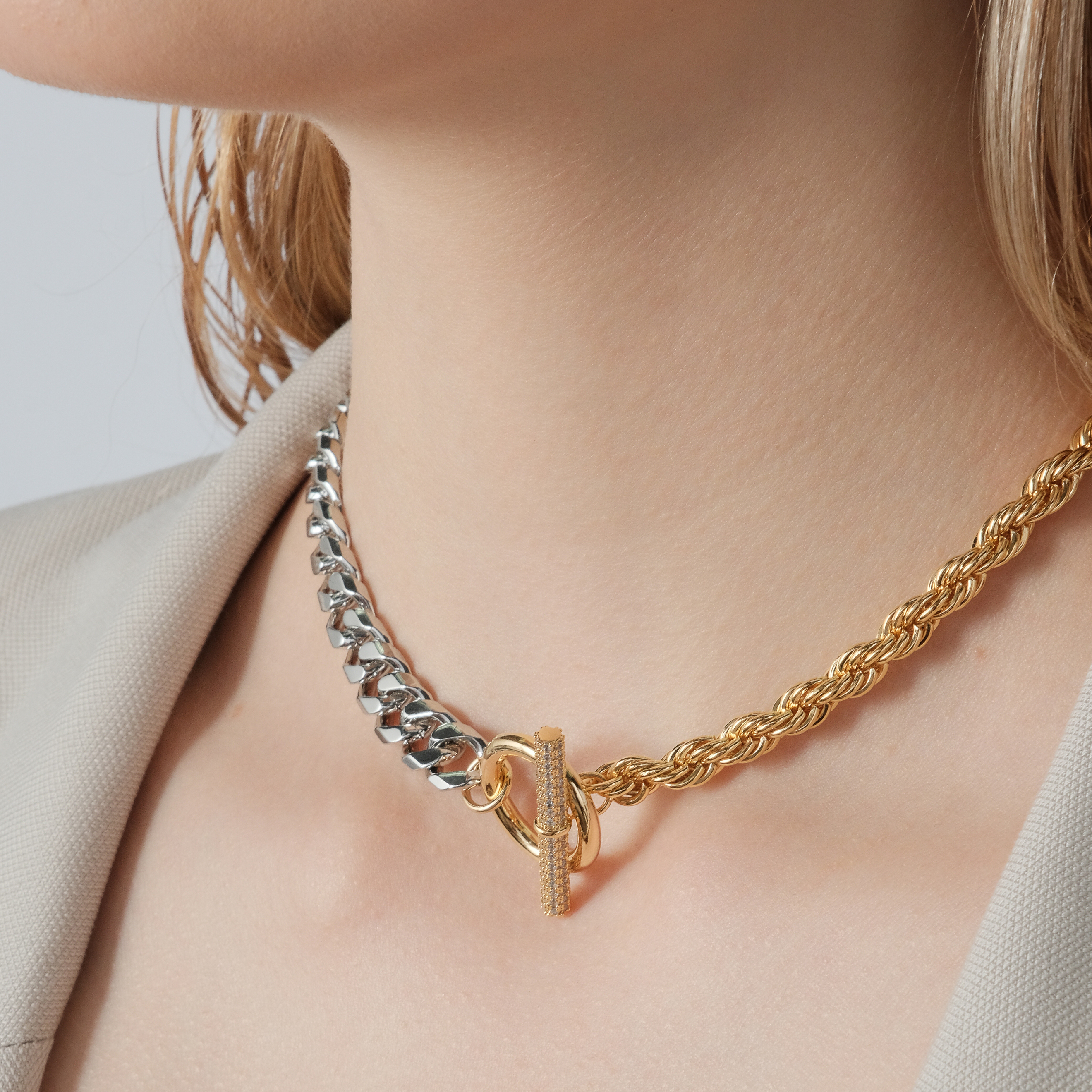 Bicolor combination necklace with crystals